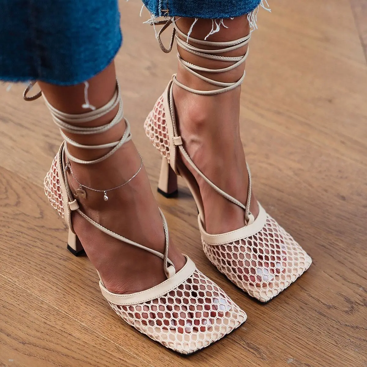 2022 New Elegant Sexy Crystal Diamonds Breathable Mesh Women Pumps Shoes Fashion Hollow Out Summer Lace-Up High Heel Sandals