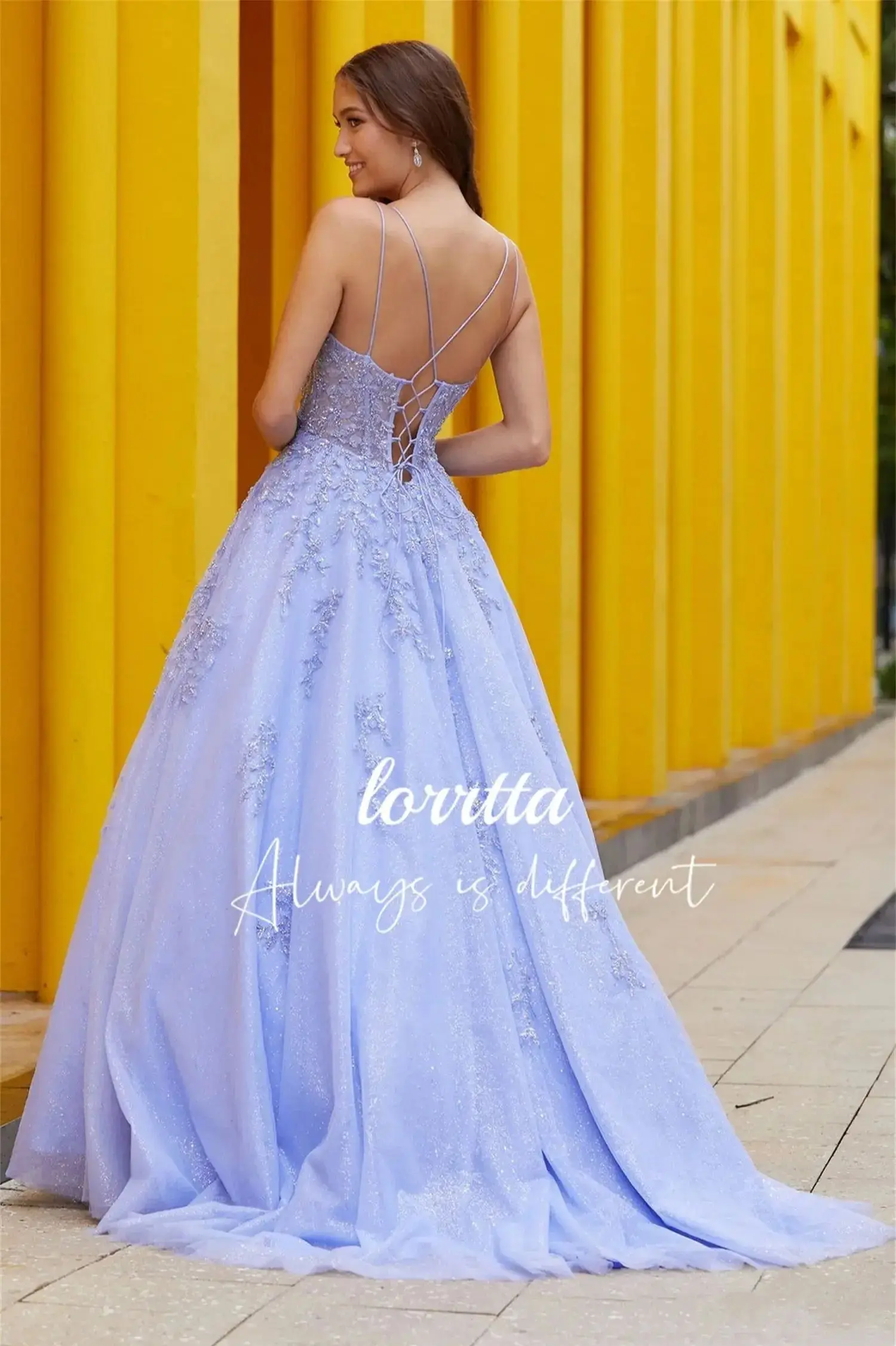 Lorrtta сиреневое Пышное Бальное Платье-трапеция на бретелях-спагетти с аппликацией