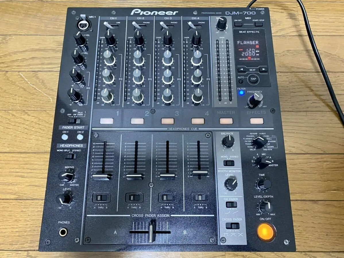 

Pioneer MVH-djm - 700 4 Channel Professional DJ Mixer