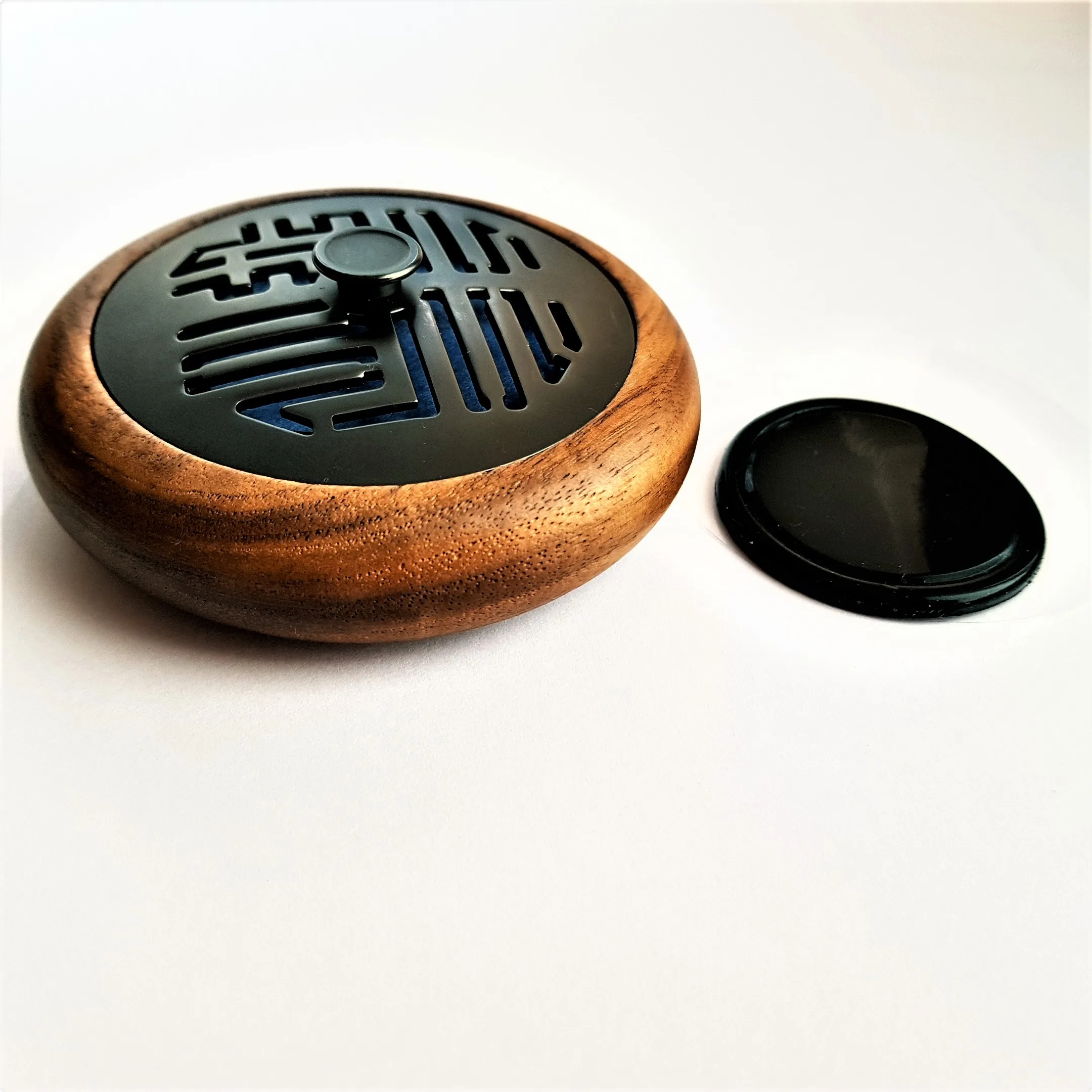 Ароматизатор на панель авто Queen Aromatica NLO k-2, Освежитель воздуха, парфюм