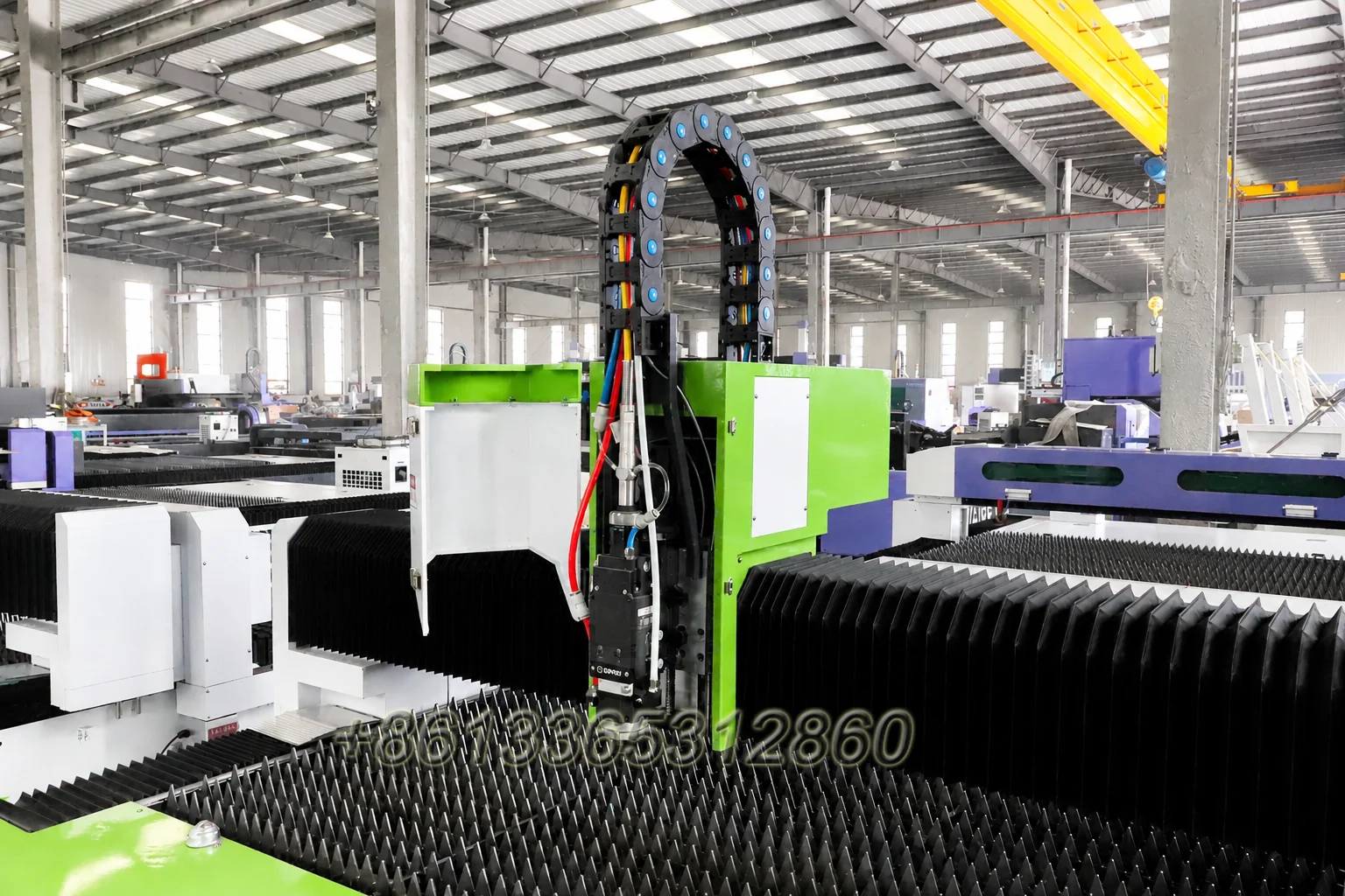 Фото Лазерный станок Maxcool Fiber Combined Co2 2-в-1 с двумя портальными головками 3015 для углеродистой стали, нержавеющей стали, акрила, дерева, ПВХ, пенопласта №3