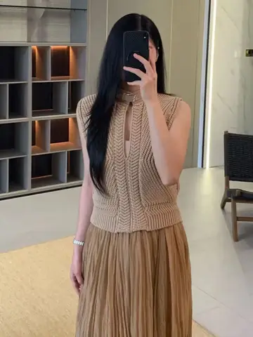 Женский вязаный хлопковый жилет с отделкой из воловьей кожи