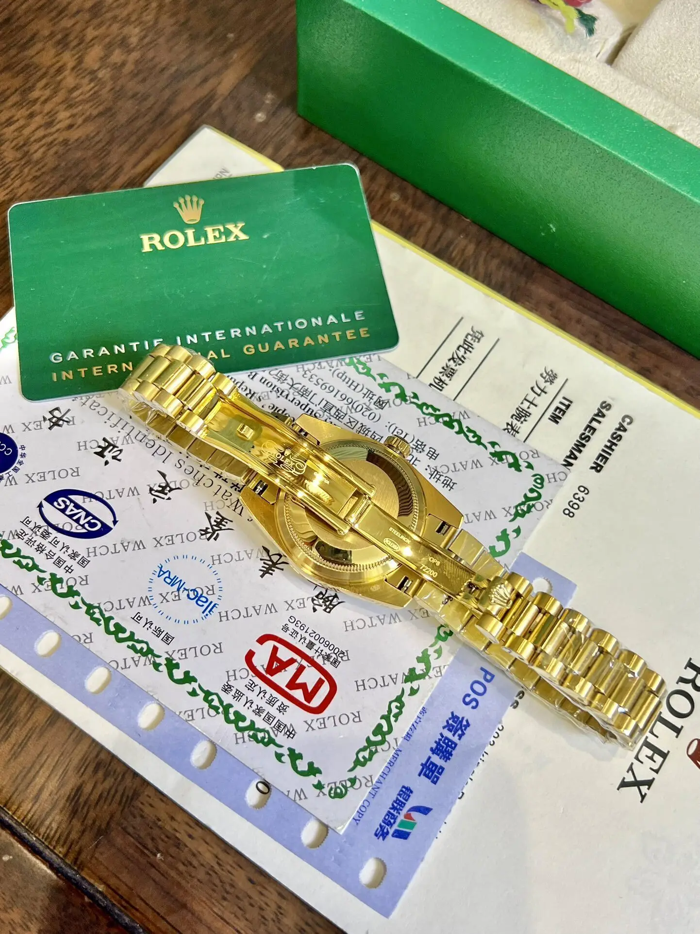 Мужские кварцевые часы |