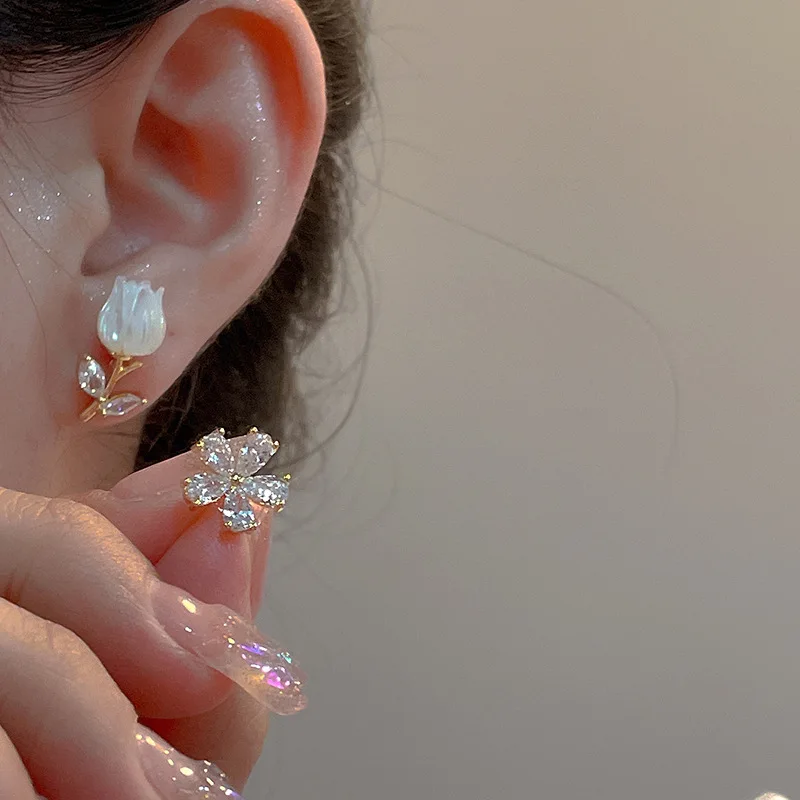

2022 Exquisite Rose Flower Zircon Stud Earrings For Women Shiny Crystal Flowers Imitation Pearl Earring Girls Party Jewelry