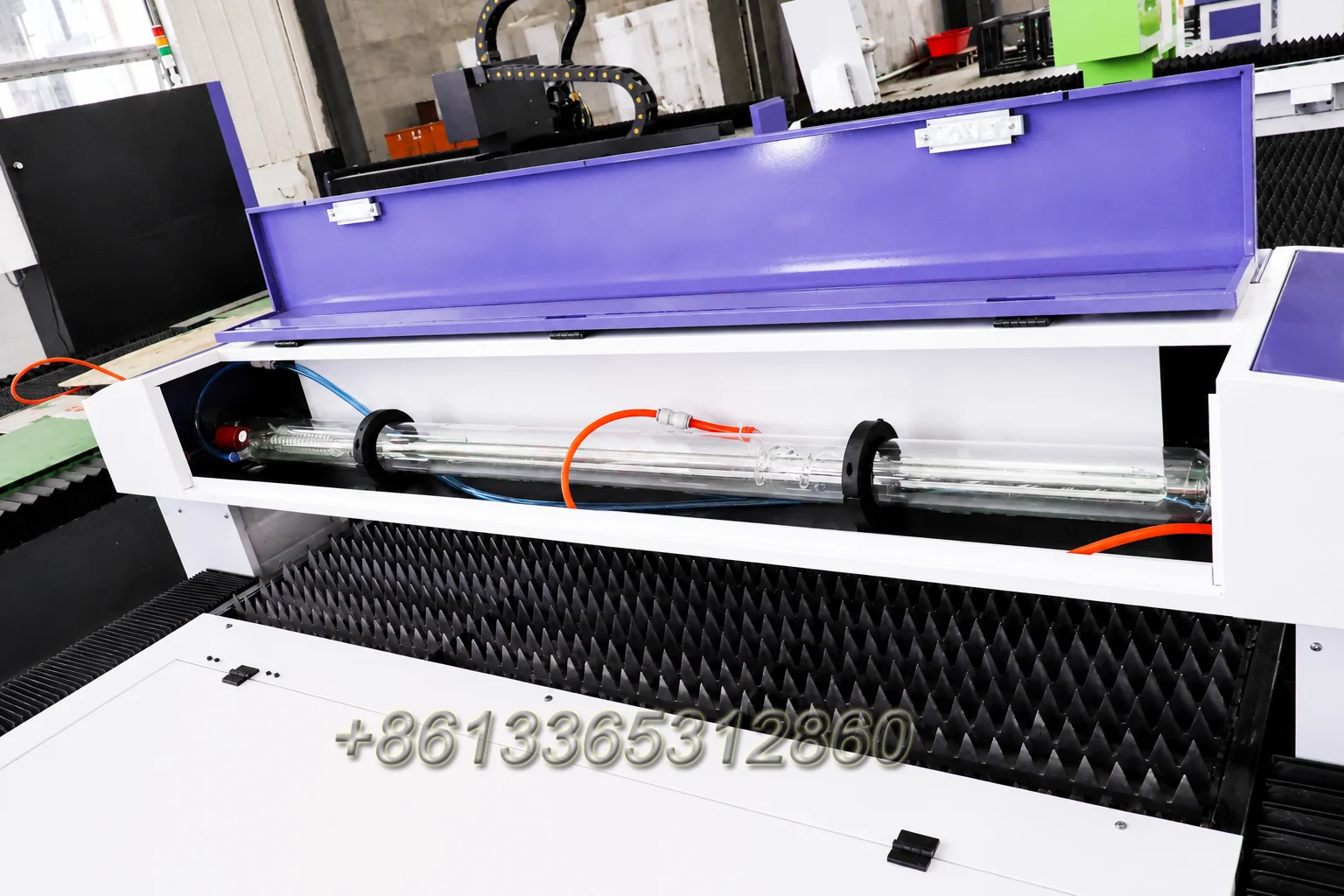 Фото Лазерный станок Maxcool Fiber Combined Co2 2-в-1 с двумя портальными головками 3015 для углеродистой стали, нержавеющей стали, акрила, дерева, ПВХ, пенопласта №2