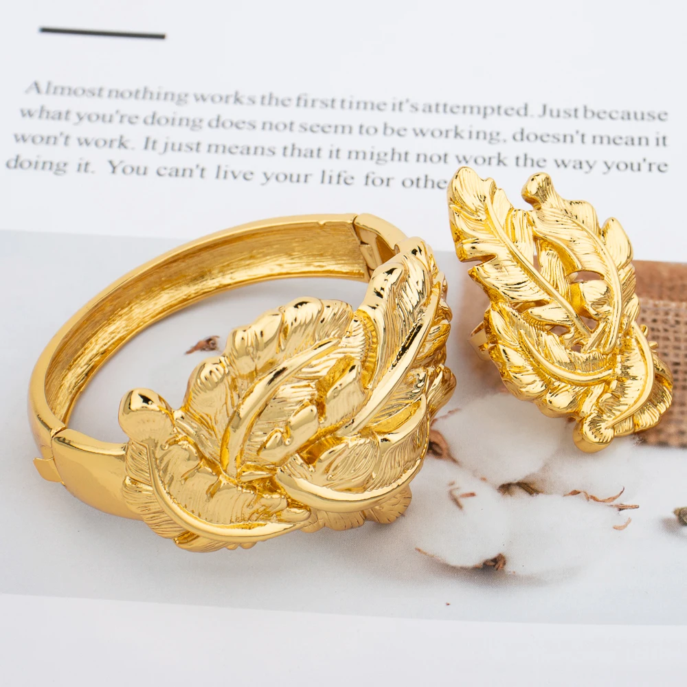 

Dubai Gold Color Jewelry Set Women Fashion Bangle and Ring 2Pcs Set Weddings Bridal Flower Design Bangle Ring Party Accessories