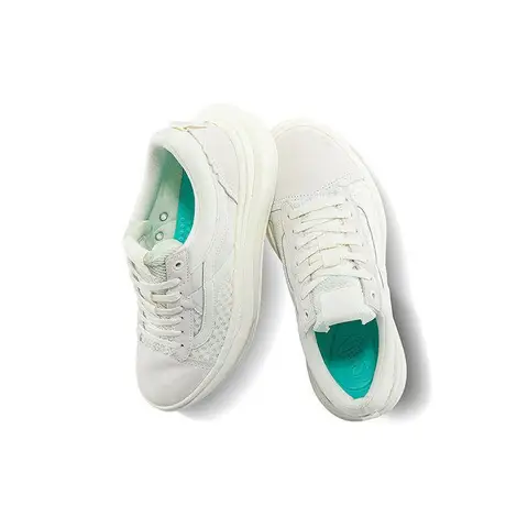 Белые светло-коричневые кроссовки унисекс Vans Old Skool Overt Plus ComfyCush VN0A4BVLQC5
