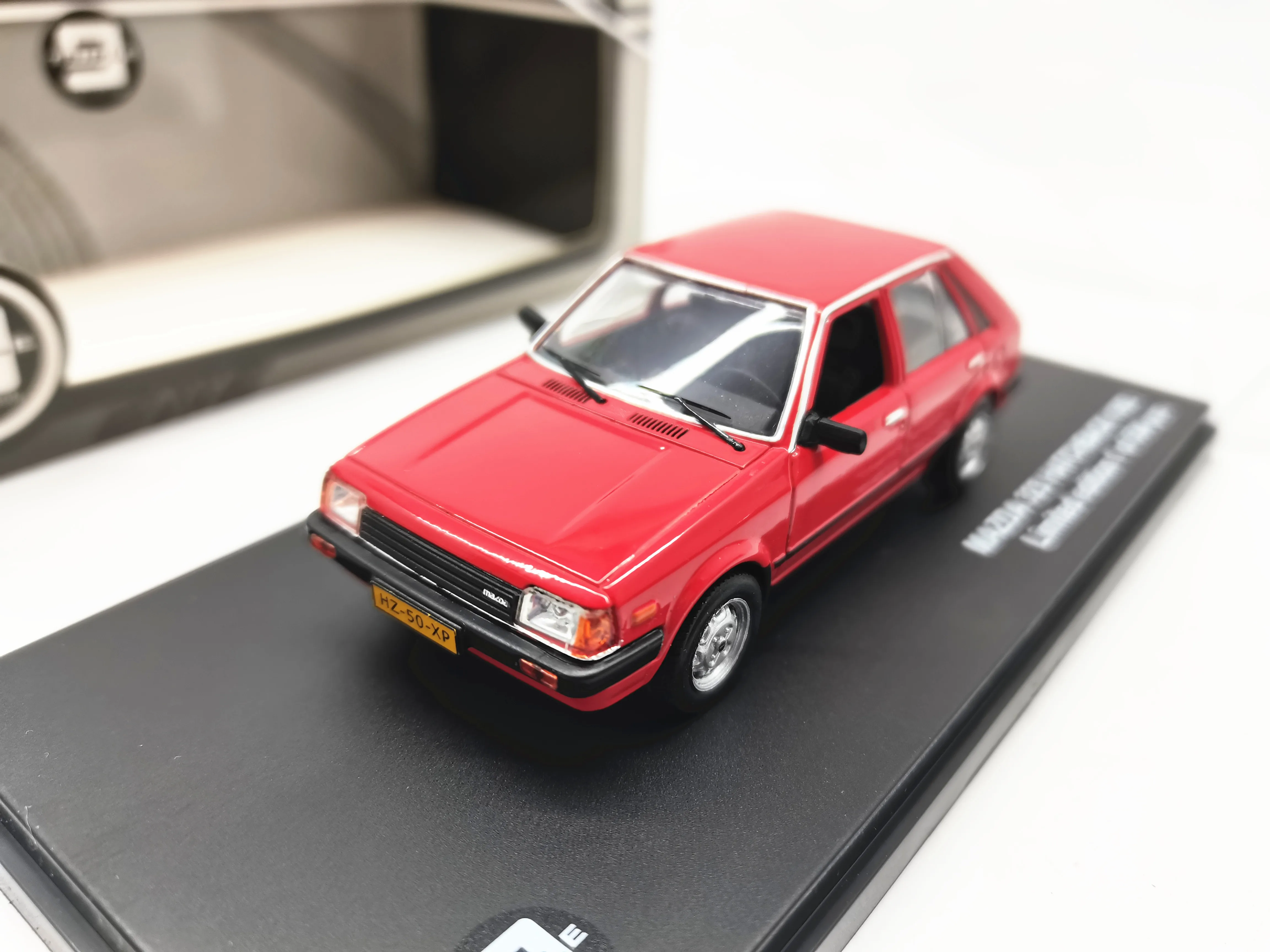 

1/43 MAZDA 323 HATCHBACK 1982