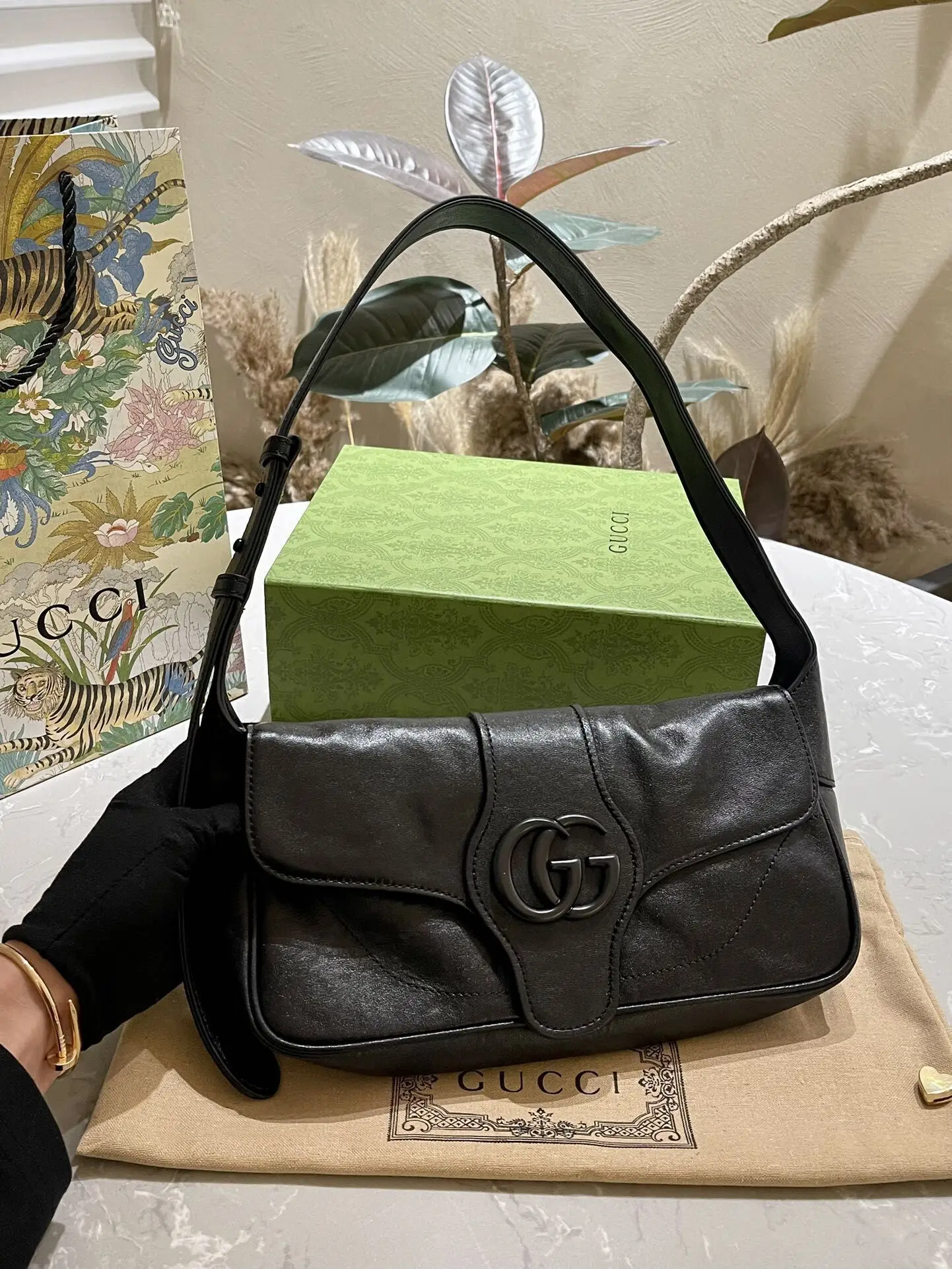 Totes Cope 1: 1 2024 Новая дамская сумка Почтальон Старый роскошь