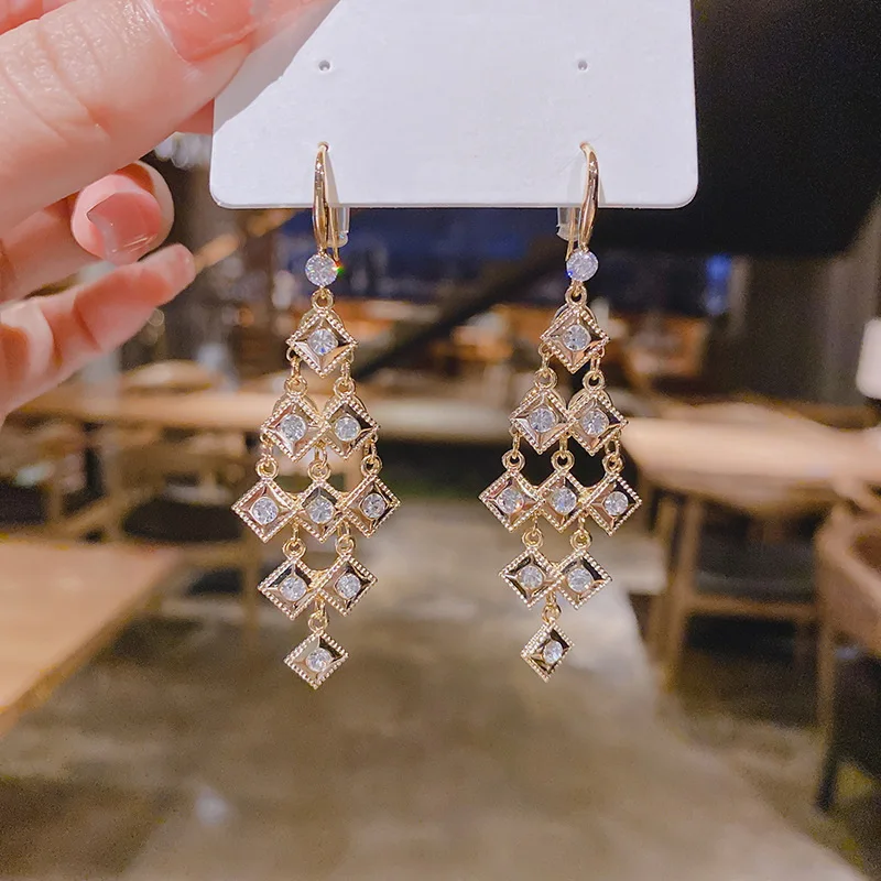 

Fashion Luxury Zircon Crystal Tassel Earrings Korean Temperament Ins 2022 New Trend Earrings Exquisite Women Jewelry Wholesale