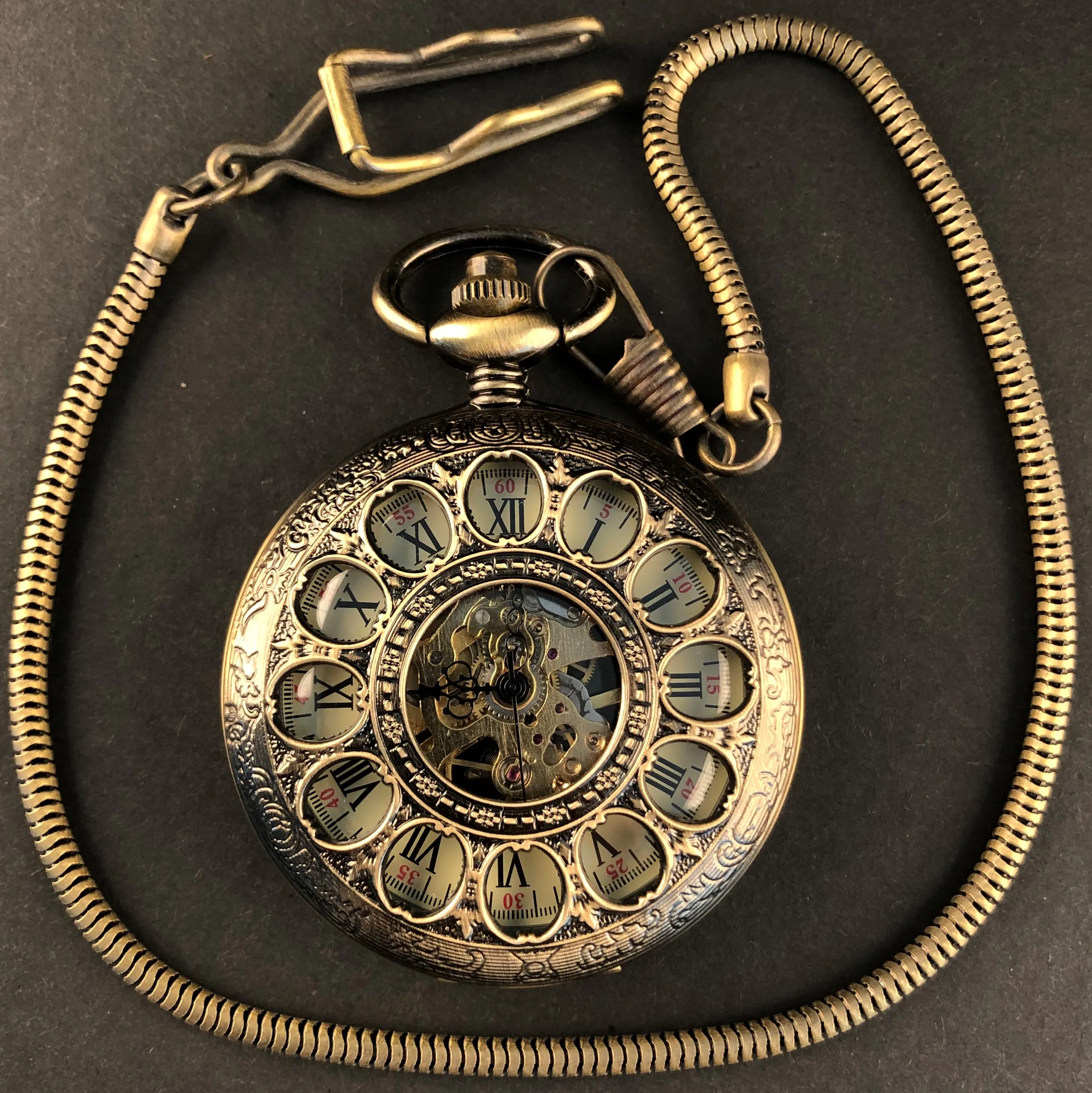 Vintage Bronze Pumpkin Flower Mechanical Pocket Watch Roman Number Dial Design Luxury Pendant Pocket Clock Gift with Chain