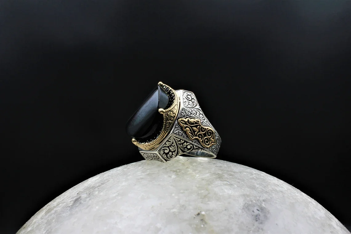 

Sultan Series Premium Quality Smooth Curved Black Amber Stone Floral Engraved King Crown Ring With Little Swarovski Stones