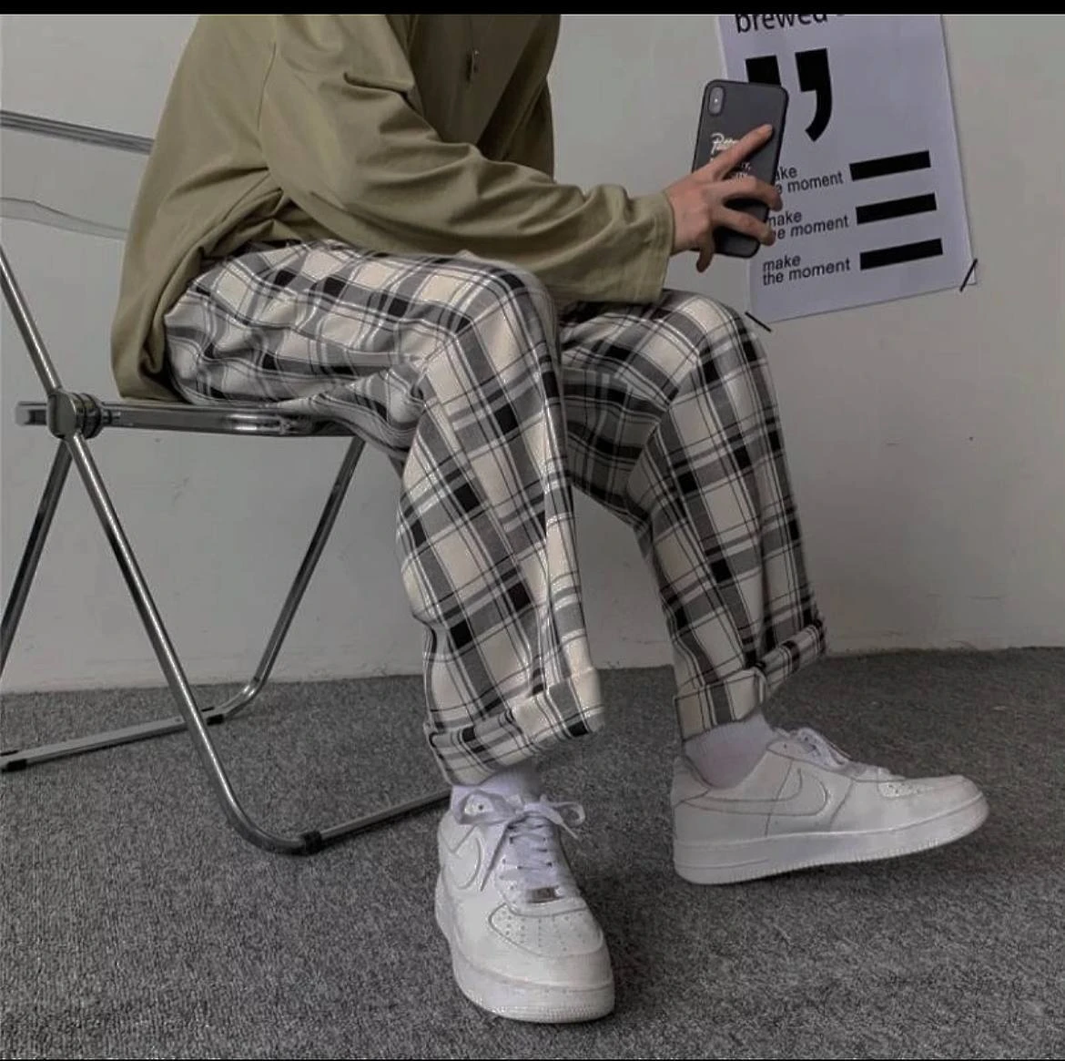 Клетчатые штаны и Nike Air Force