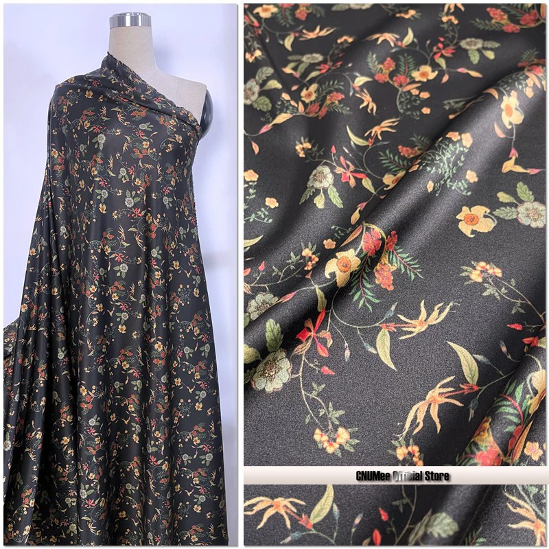 

CNUM SP974 Pure Silk/ Floral, Black / Silk Fabric 92% Silk 8% Spandex Stretch/ W:1.16yd Thickness 25momme