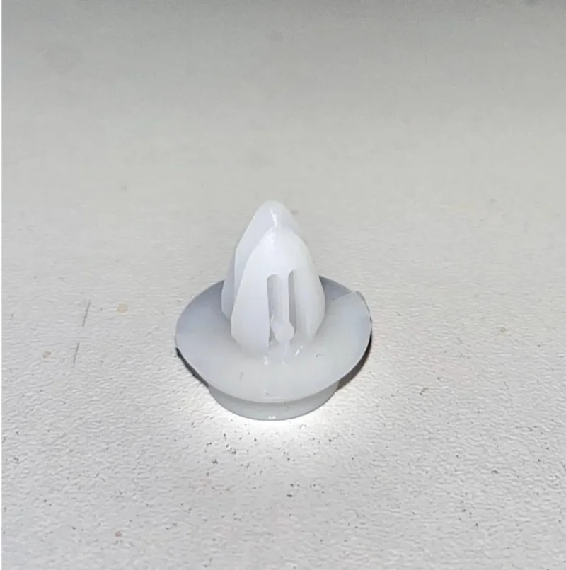 пистон обивки двери для газ 3110. пистон 3302-570159. 467. клипса обивки двери под отвертку freelander 1996-2006. клипса обивки.