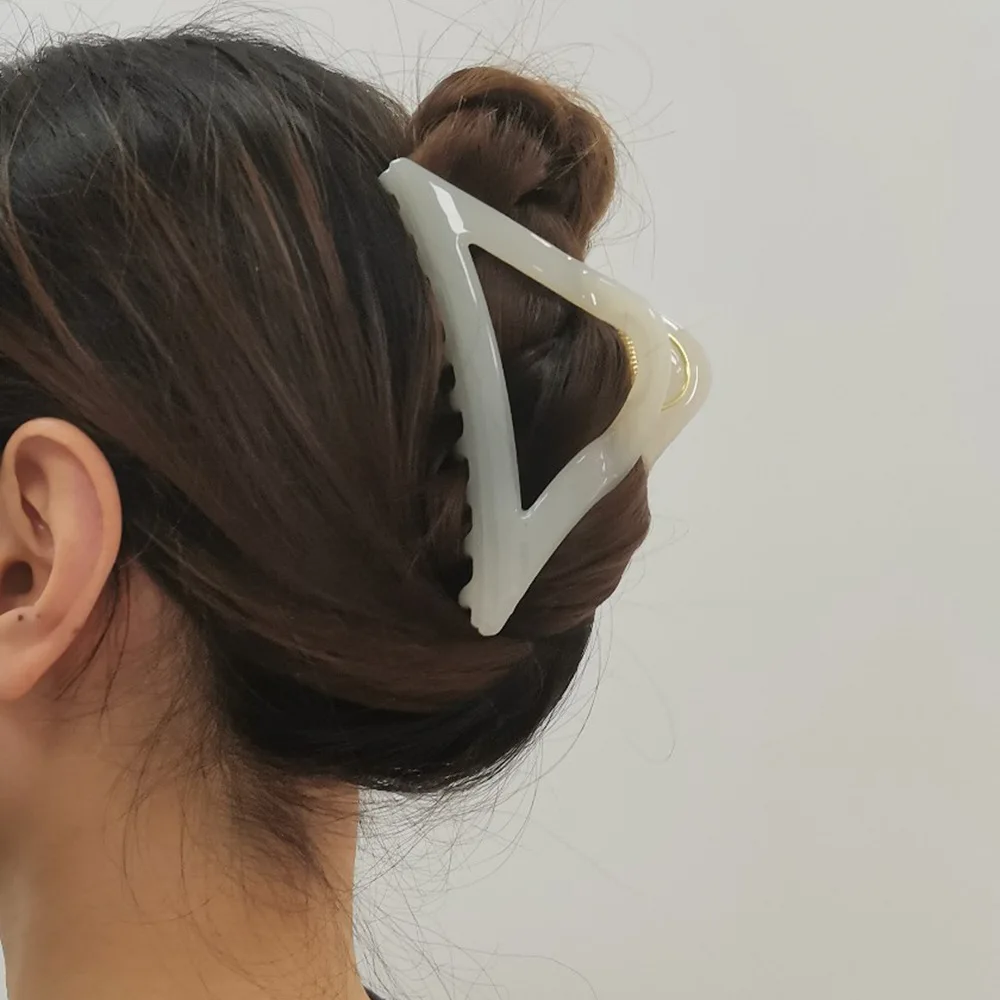 

Oversize Triangle Hollow Acrylic Crab Hair Claws Hairpin For Women Girls Trendy Plastic Hair Clip Barrette Hair Accessories 2022