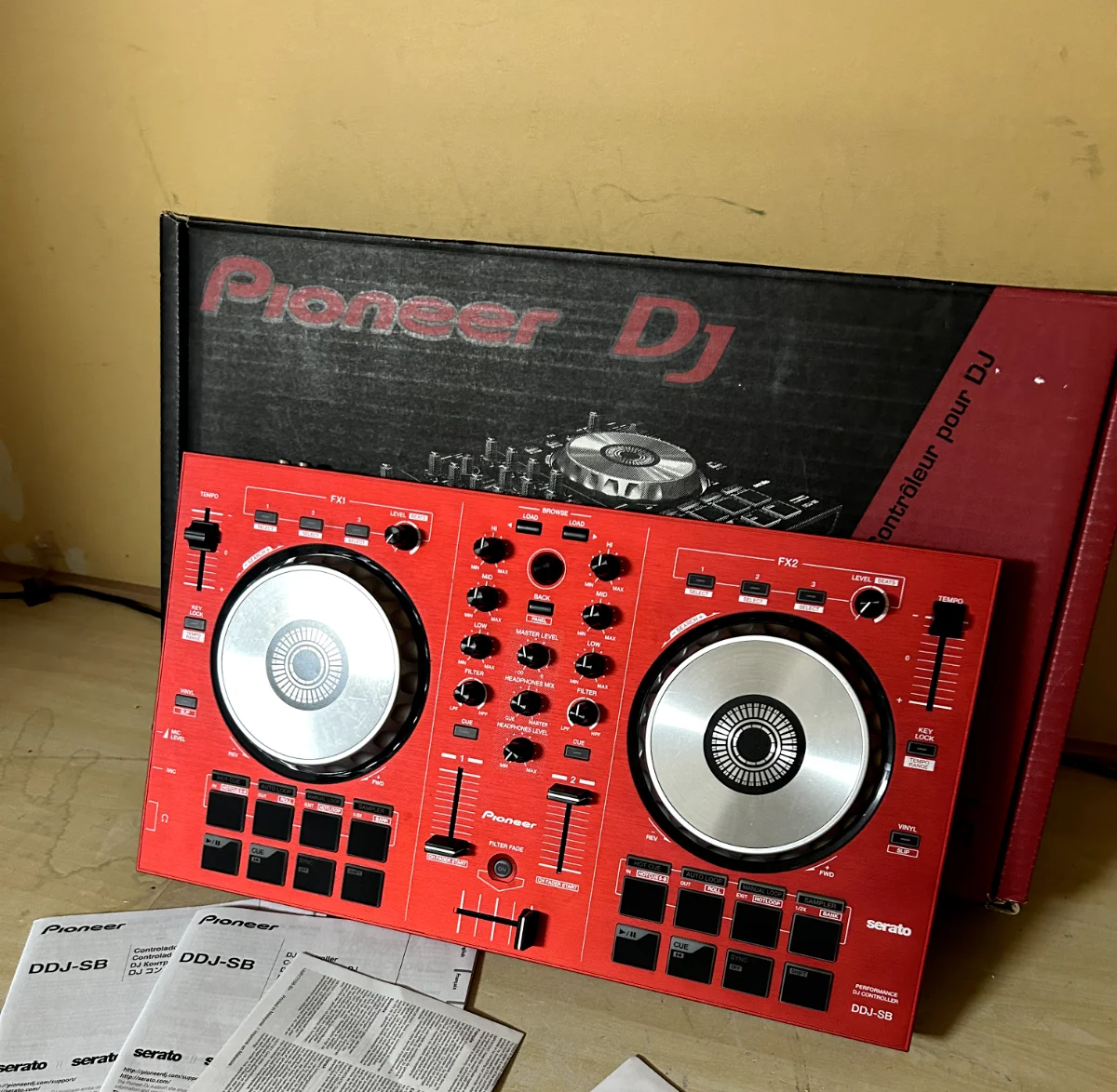 

Совершенно новый Pioneer DJ DDJ-SB