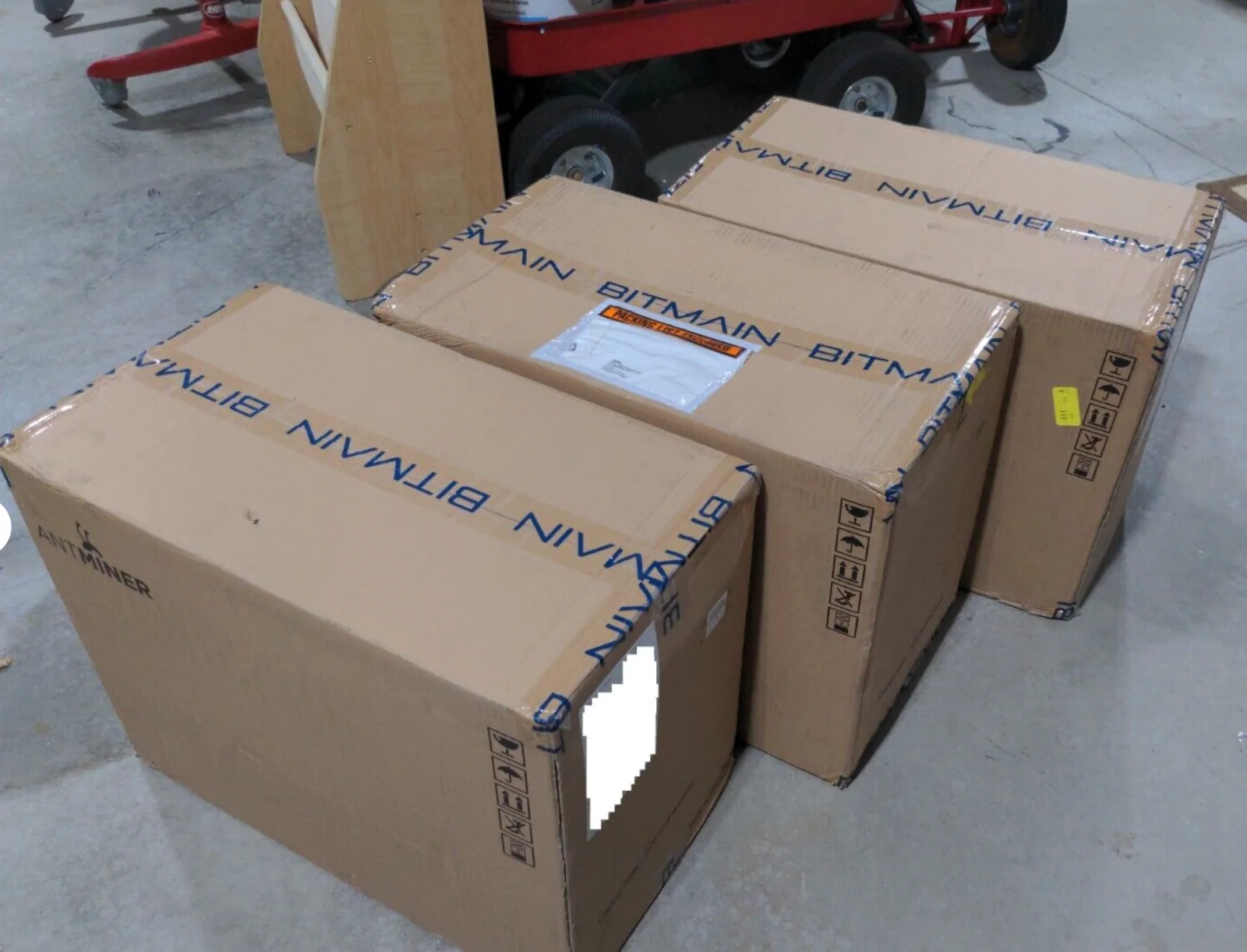 

Новый Bitmain Antminer S19 XP 134Th BTC ASIC Miner без запаса