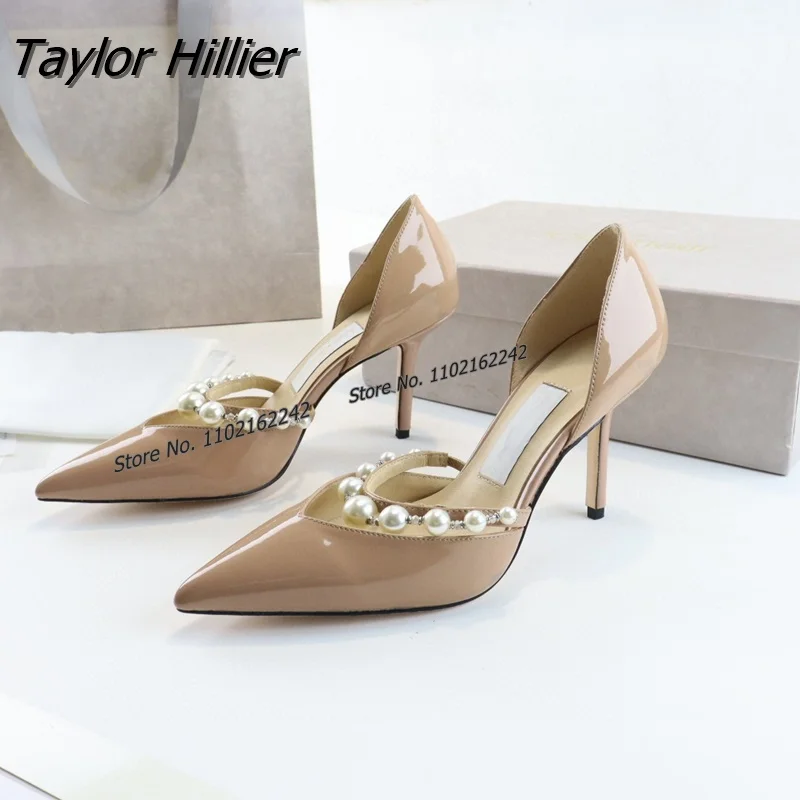 

Туфли-лодочки с острым носком, на шпильке, из лакированной кожи, с пряжкой