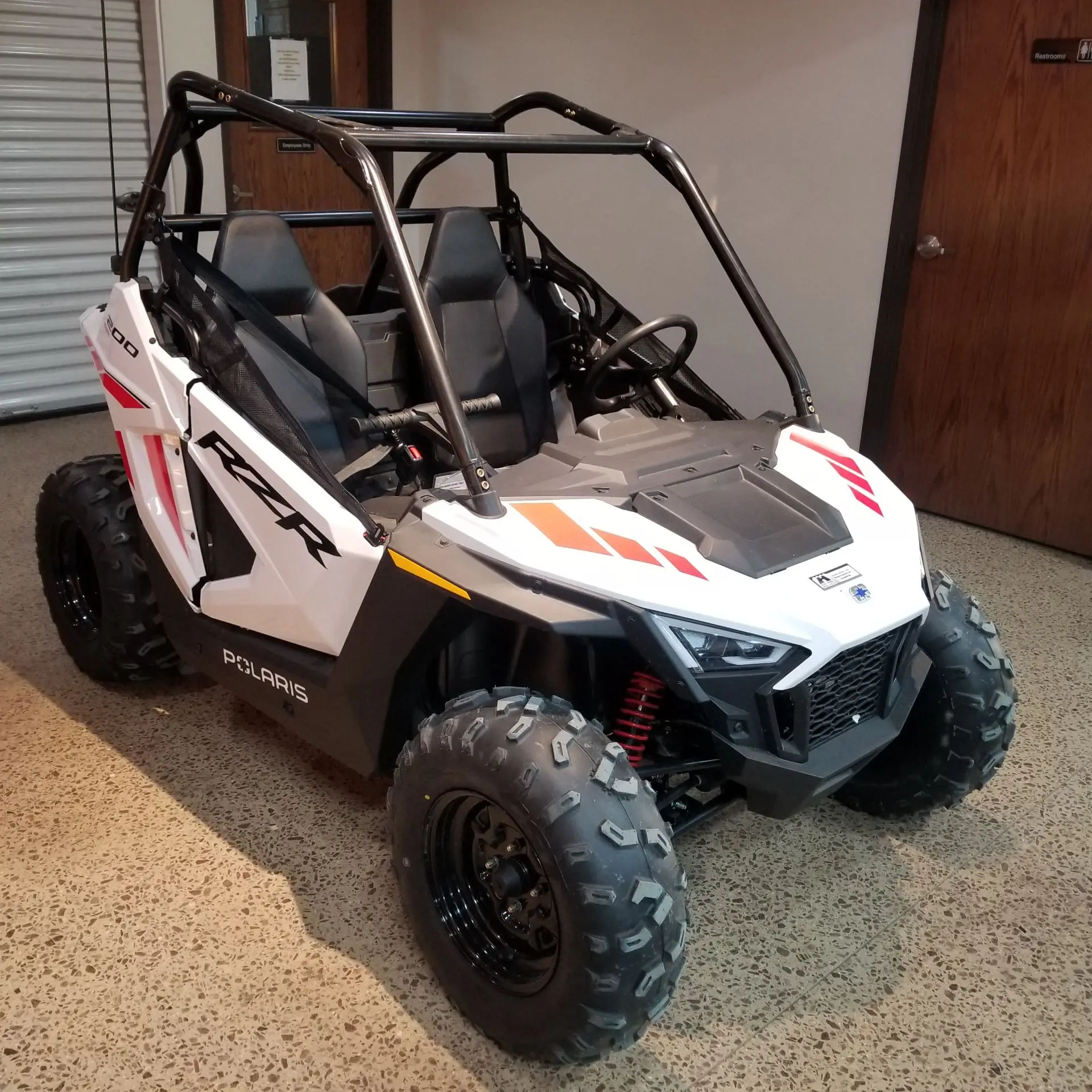 

100% официальная покупка 2 получите 1 бесплатно 2023 Polaris®RZR 200 EFI