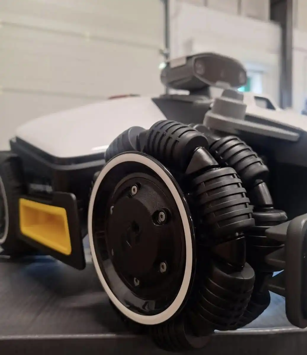 Фото ТОП НОВЫЙ ЧЕРНЫЙ РУЧНОЙ ДЛЯ Роботизированной газонокосилки LUBA 2 AWD 3000 с гаражом КУПИТЬ 2, ПОЛУЧИ 1 БЕСПЛАТНО №4