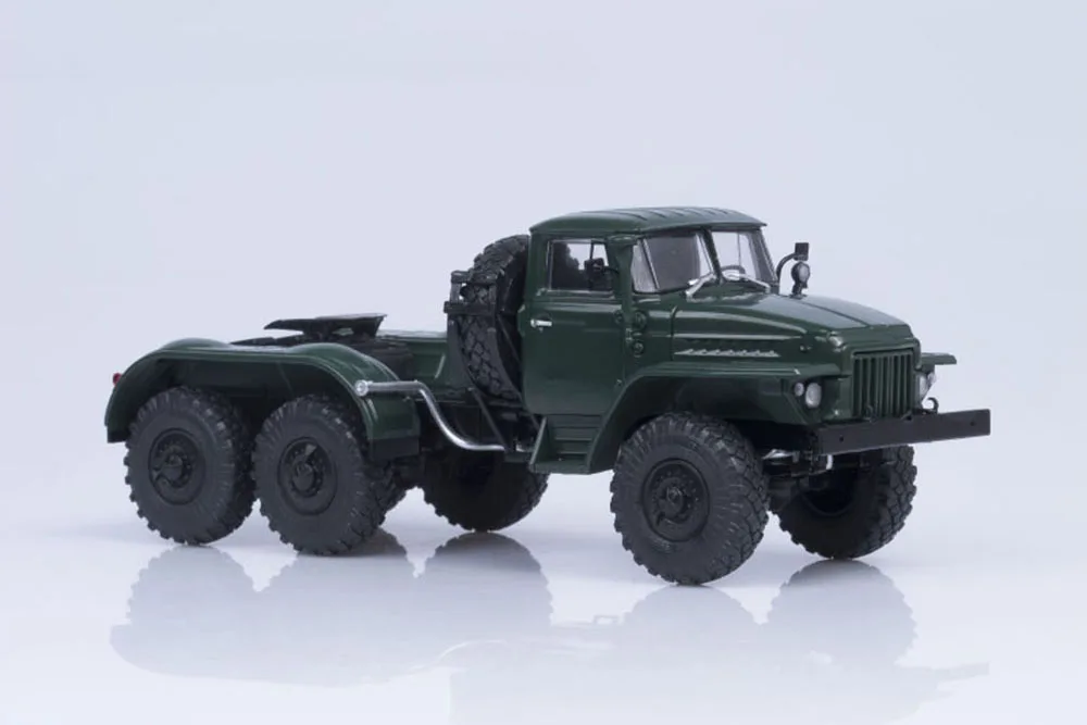 URALSKY TRUCK 375C K1 TOWNSHIP T. GREEN (USSR RUSSIAN) | УРАЛЬСКИЙ ГРУЗОВИК 375C-K1 СЕДЕЛЬНЫЙ ТЯГАЧ Т. ЗЕЛЁНЫЙ