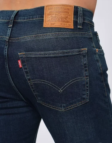 Мужские джинсы Levi's® 506™ с комфортной прямой штаниной и не высокой эластичностью для максимального удобства