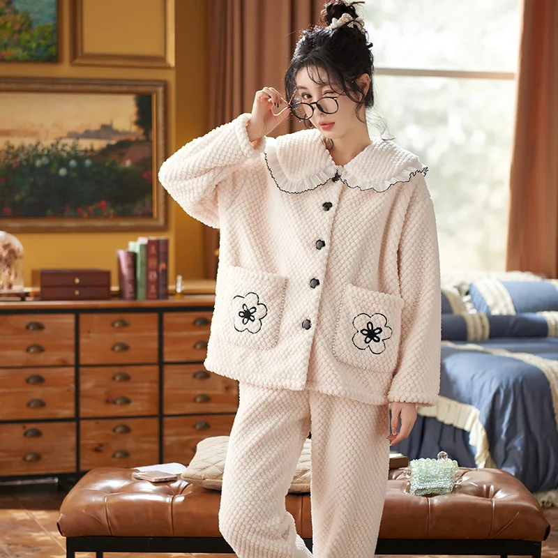 2022 Winter New Lapel Small Fragrant Style Home Clothes Coral Fleece Pajamas Women's Winter Thickening Sweet Sleepwear Suit