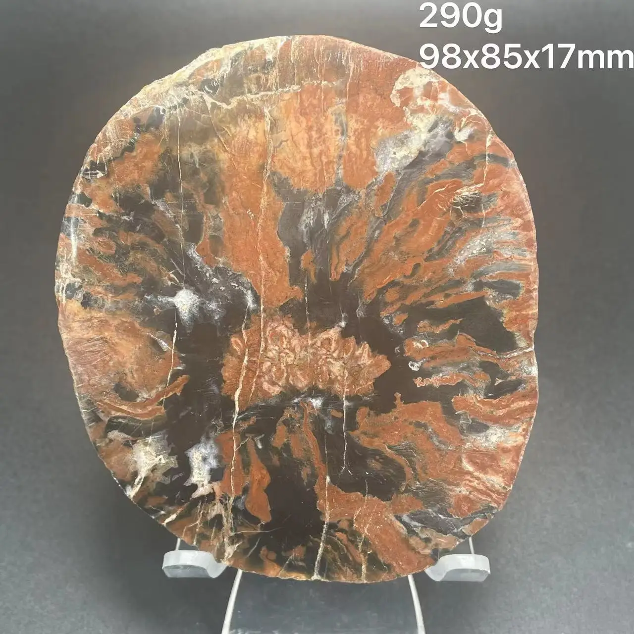 Орнамент из натурального красного дерева с изображением животных как узоры