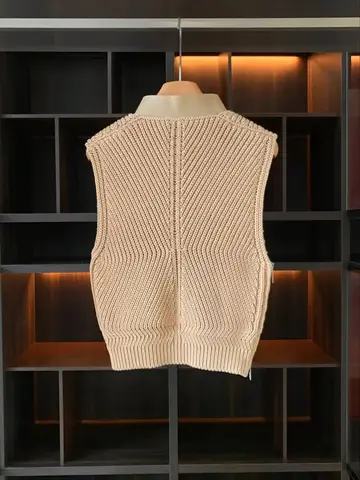 Женский вязаный хлопковый жилет с отделкой из воловьей кожи