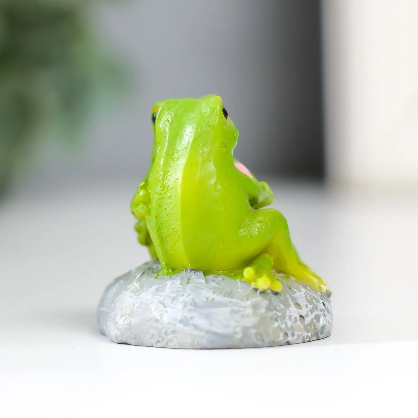 Сувенир полистоун 'Лягушата с сердечком на камешке' 4 7х4 3х5 2 см (комплект из 6