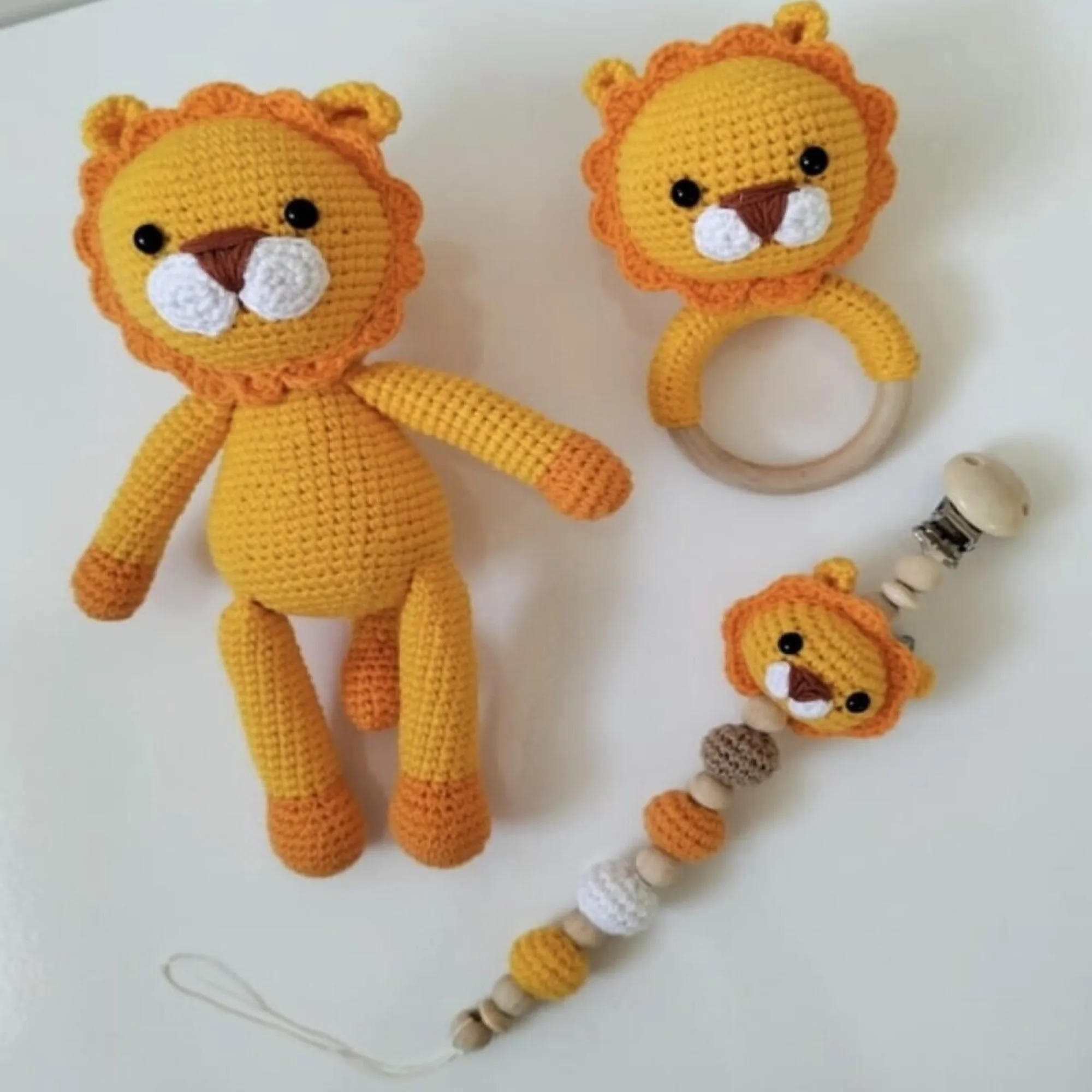 

Amigurumi Handmade Organic Baby Doll Gift Lion Newborn Sleeping Set Companion Rattle and Pacifier Chain