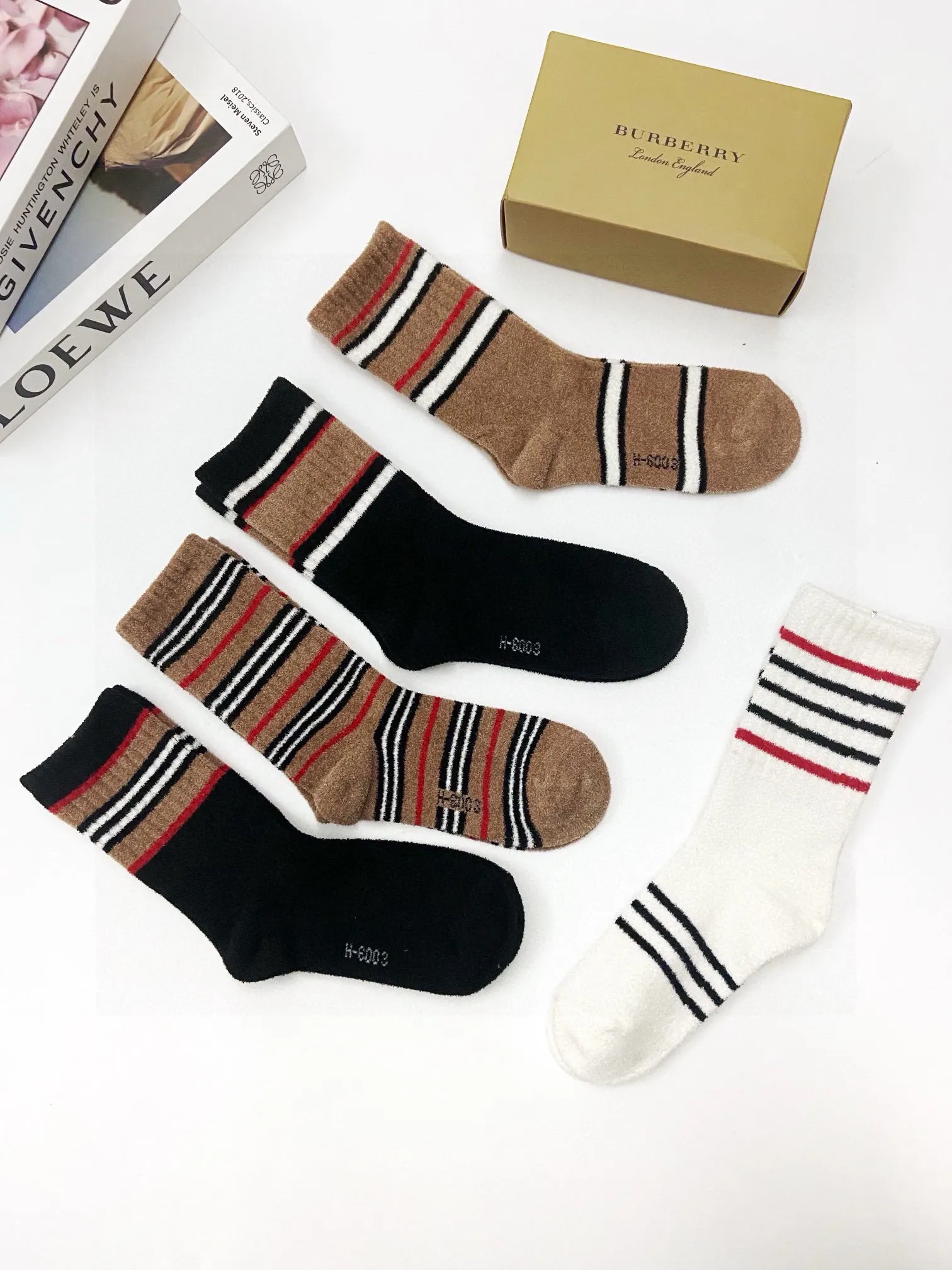 Носки Burberry 5 пар дышащие мужские женские хлопковые мягкие впитывающие пот мода