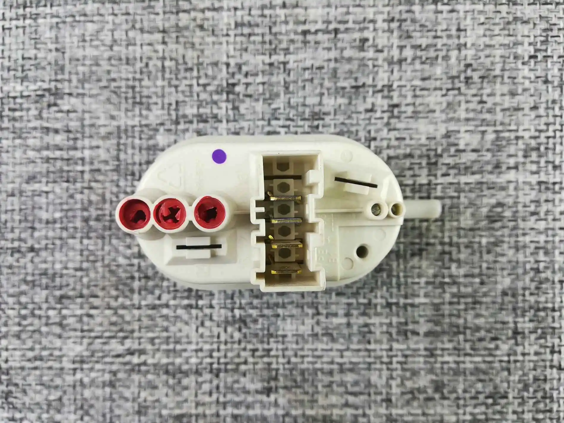 Прессостат Whirlpool 461975007251