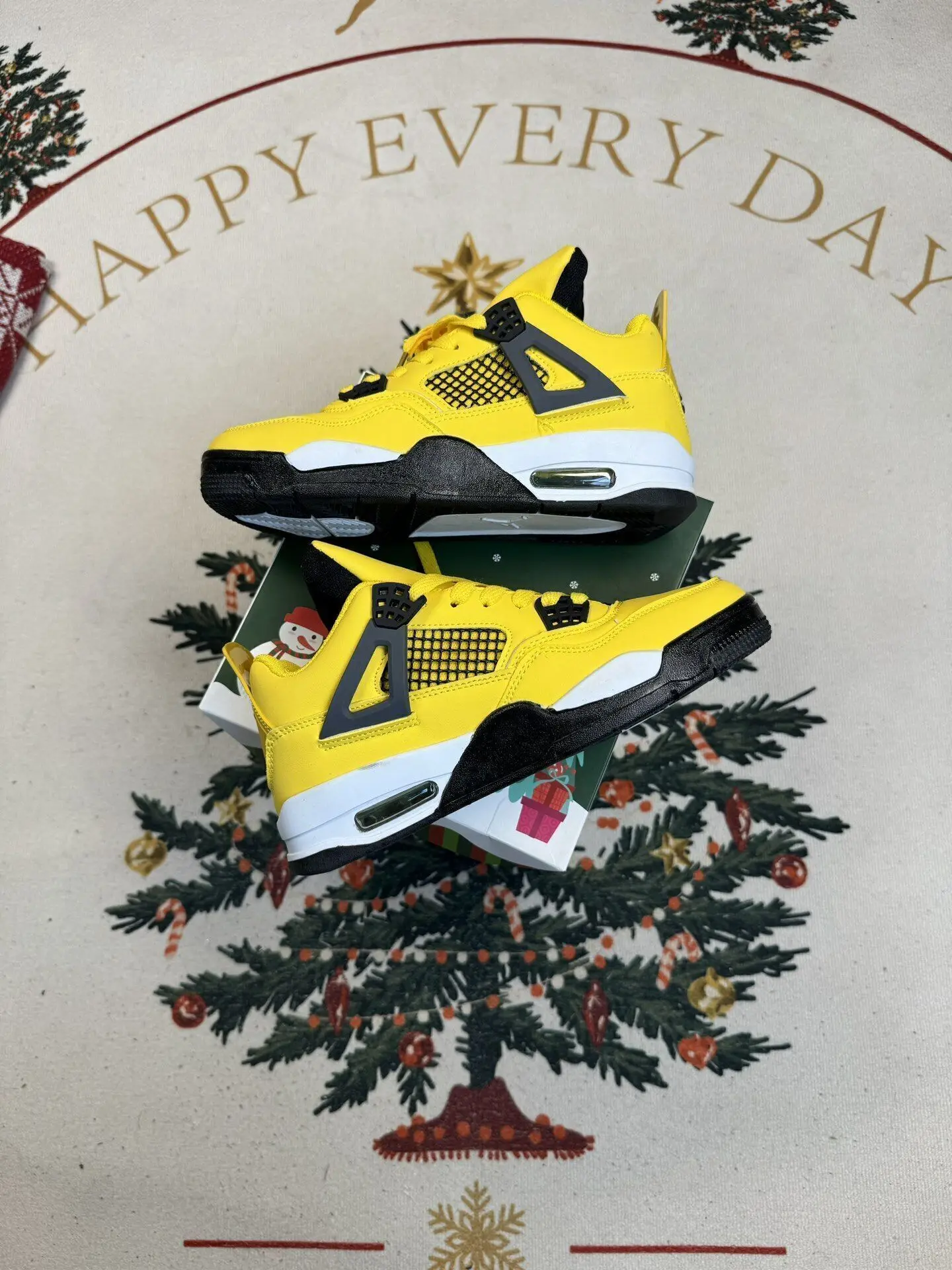 Кроссовки Nike Air Jordan 4 В Соотношении 1:1