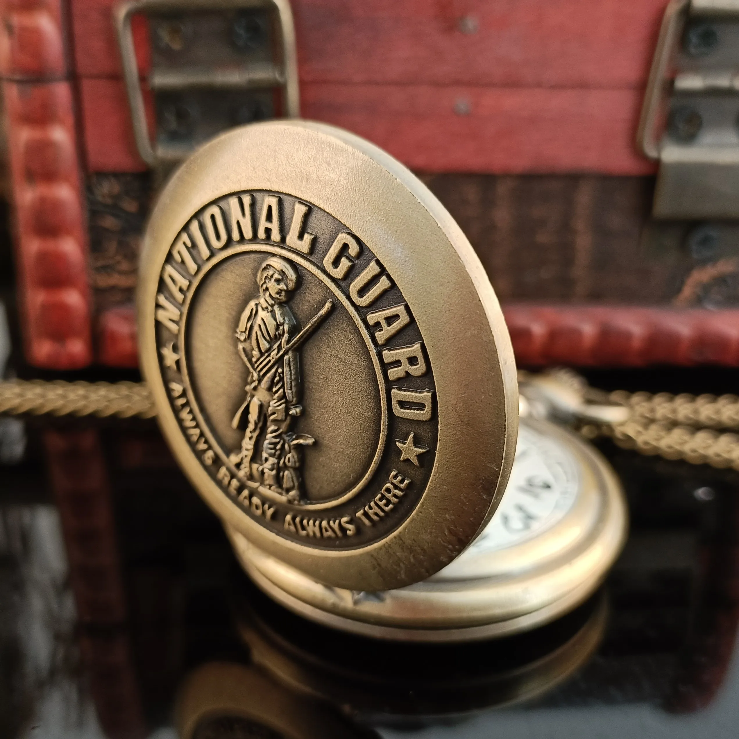 Рисунок 3 - Часы наручные в античном стиле