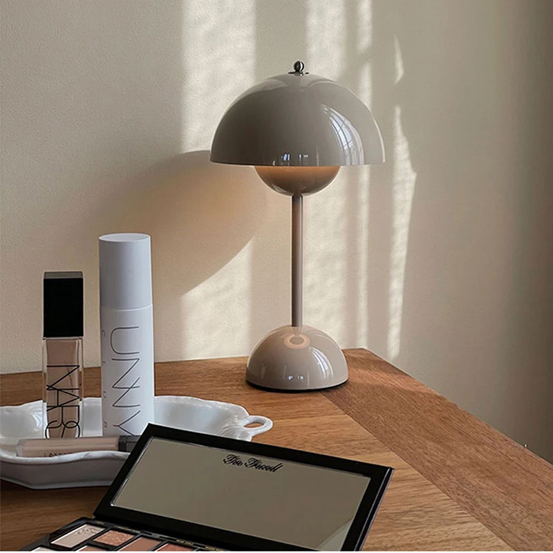 

Nordic Modern Led Bud Bedside Table Lamps Decorative Danish Mushroom Desk Lamp with Iron Lampshades for Bedroom Cabinets Nightst