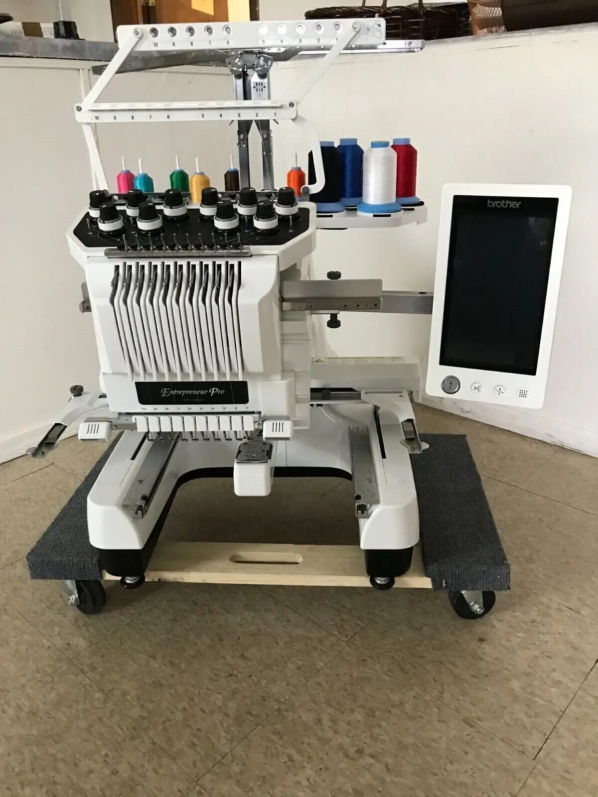 

Лидер продаж вышивальная машина BROTHER PR1000E с 10 иглами