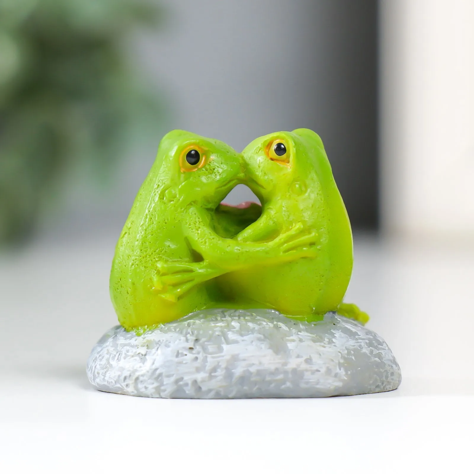 Сувенир полистоун 'Лягушата с сердечком на камешке' 4 7х4 3х5 2 см (комплект из 6