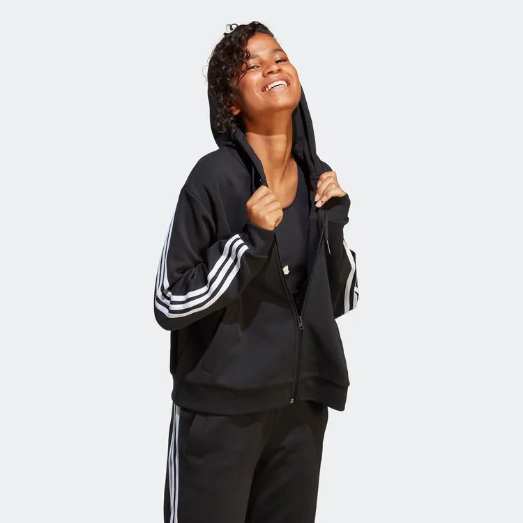 Рисунок 4 - Женские повседневные пальто Adidas
