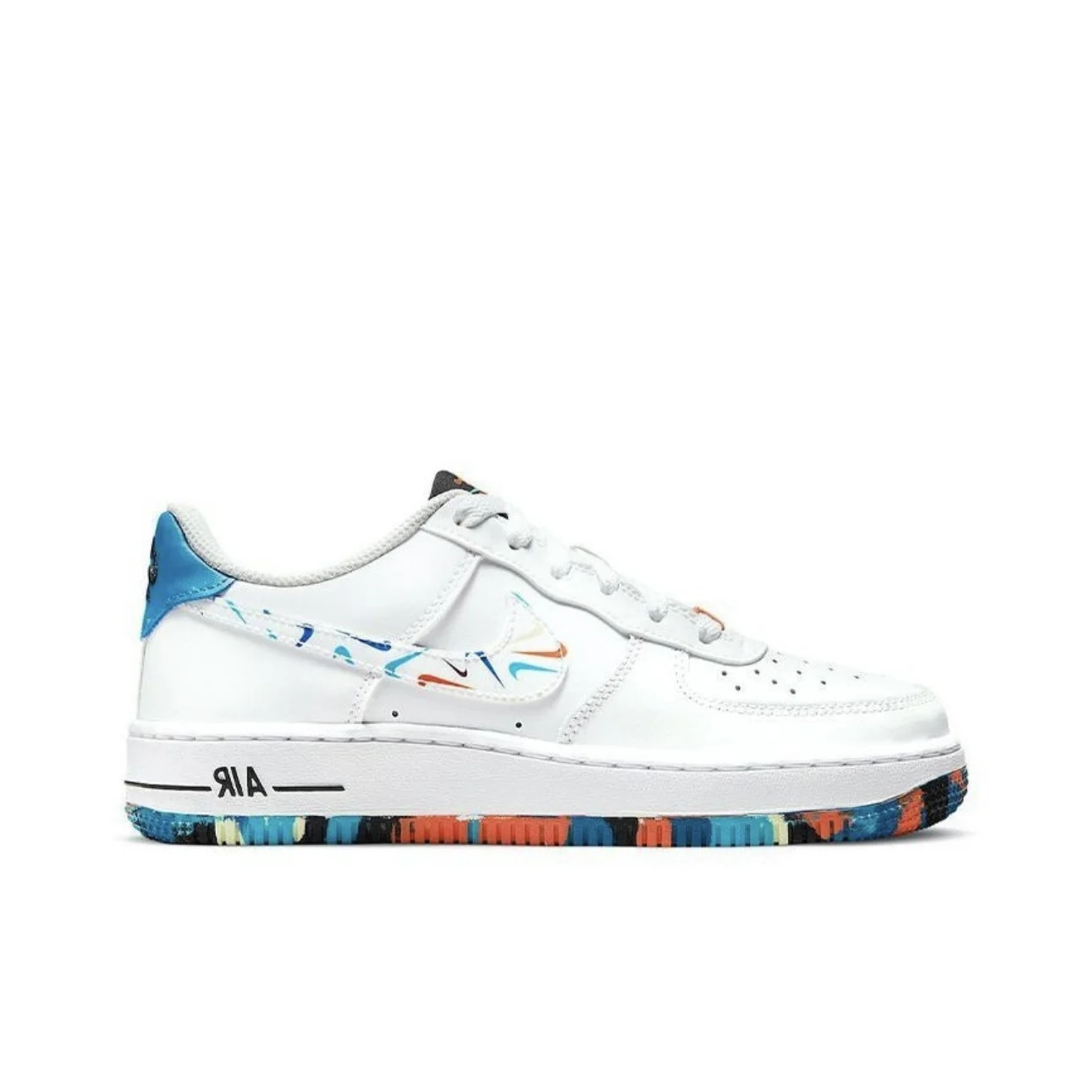 Детские низкие кроссовки Nike Air Force 1 белые молодежные DM7597-100