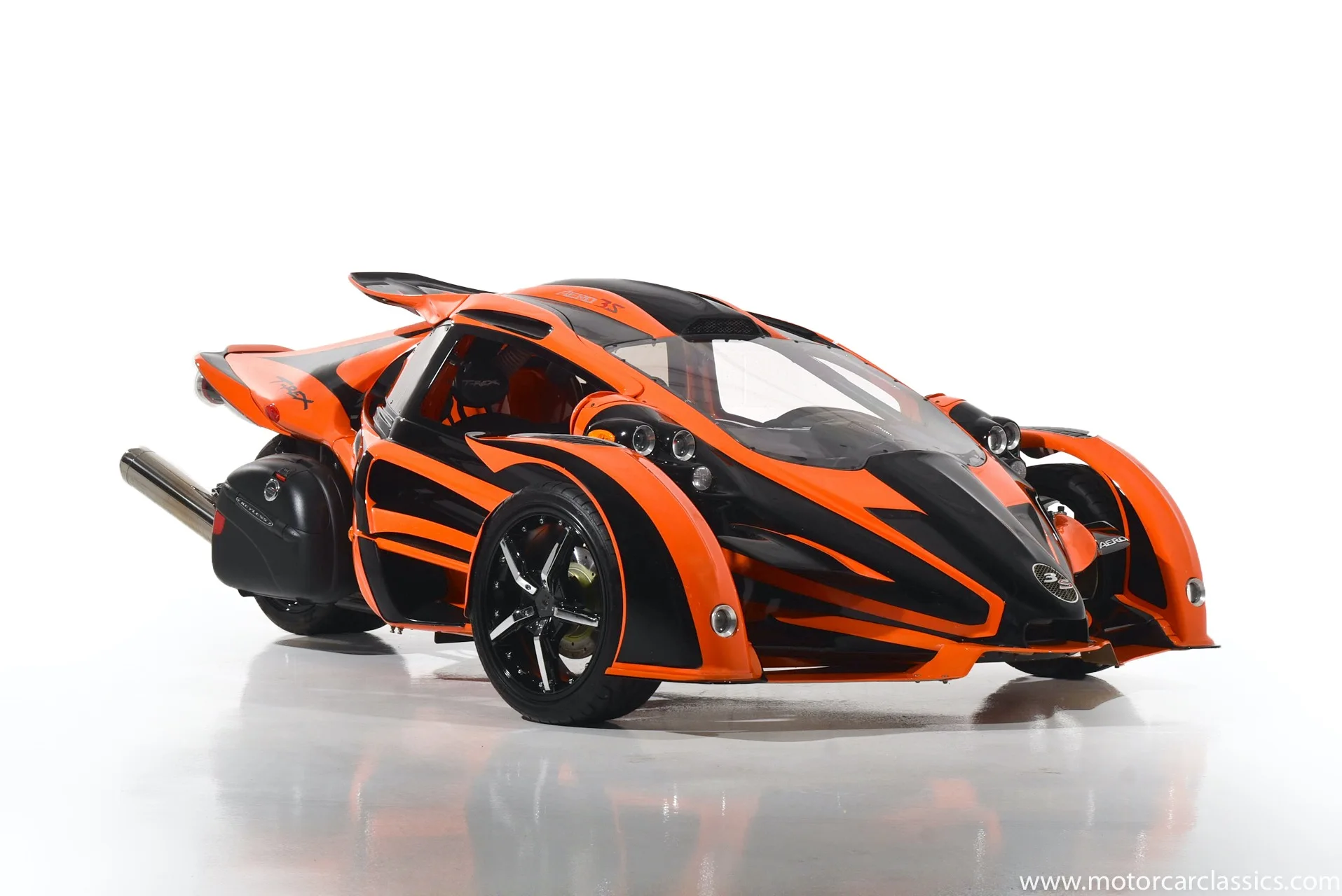 

100% OFFICIAL Aero 3s T- Rex 3 Wheel With Sound System