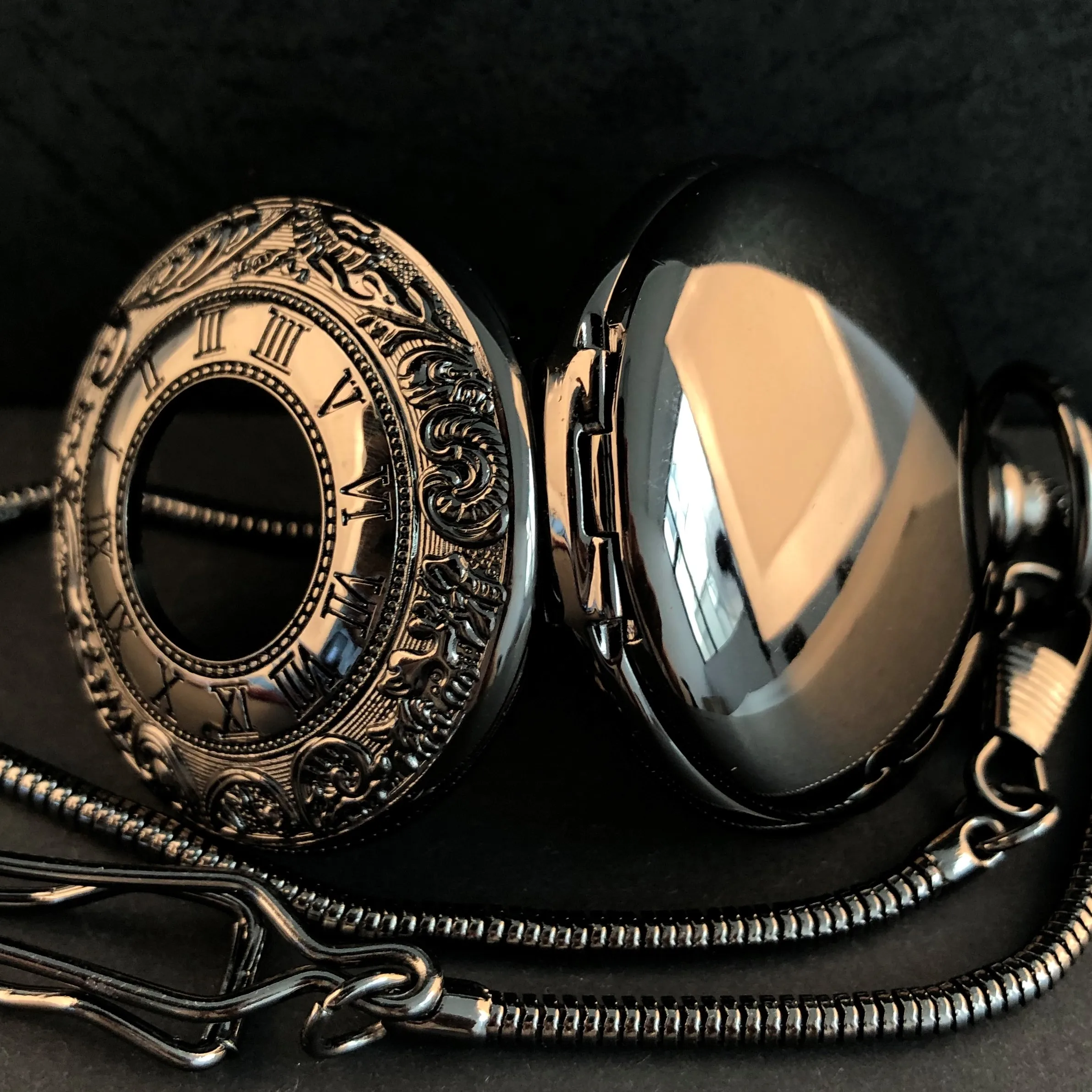 Vintage Black Roman Numerals Pocket Watch Mechanical White Dial Design Hand Wind Casual with Chain Pendant Clock