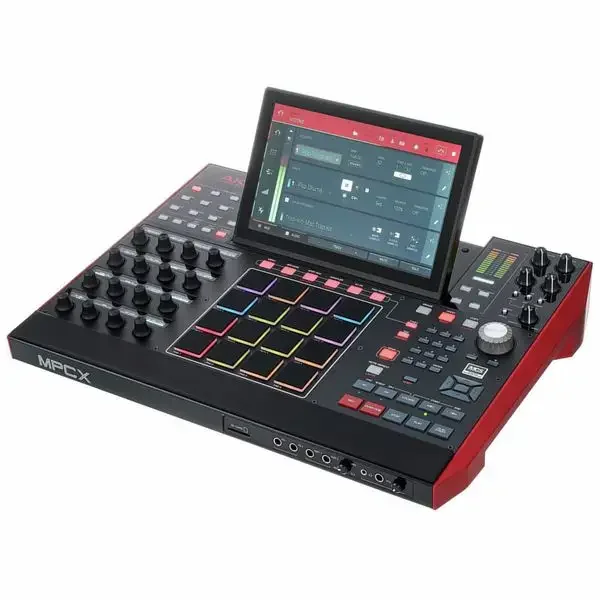 Профессиональный контроллер Akai MPC X