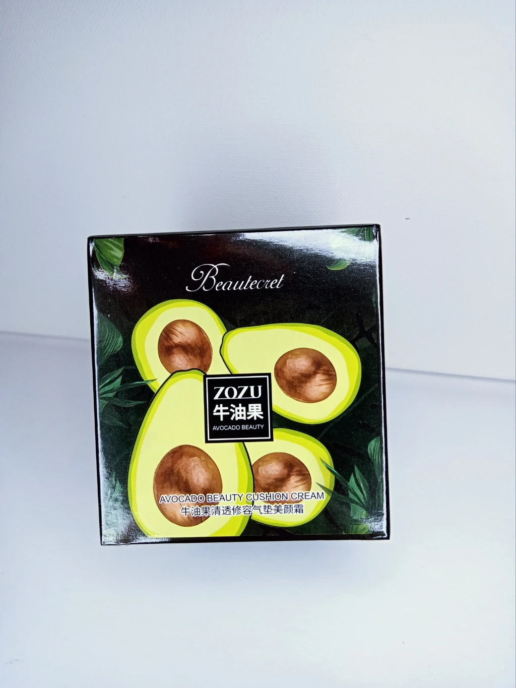 Кушон - тональный крем с экстрактом авокадо ZOZU/кушон со спонжем /Avocado