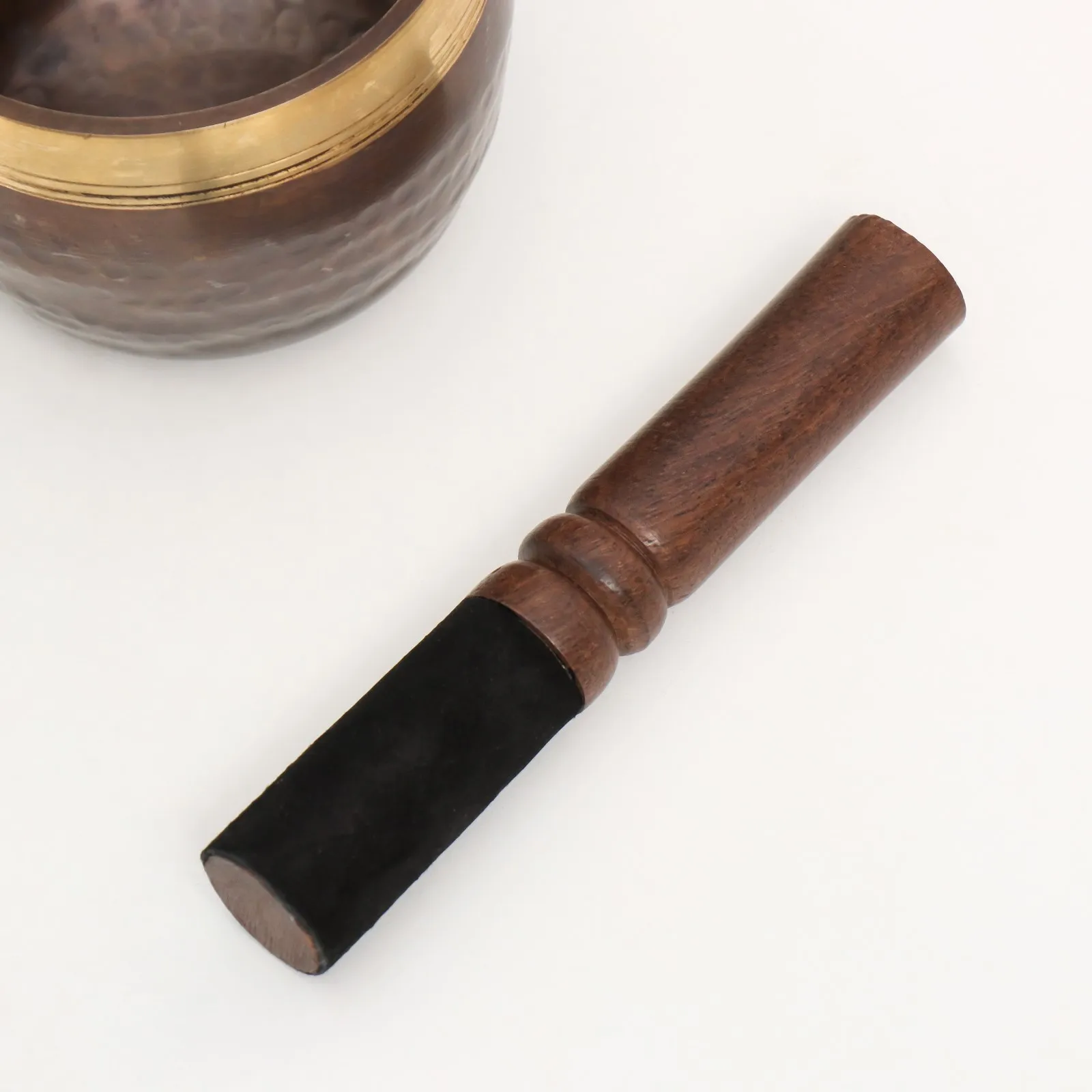 Поющая чаша металл Непал с резонатором 8х8х6 см 9580803s Поющая чаша металл Непал с резонатором 8х8х6 см 9580803s