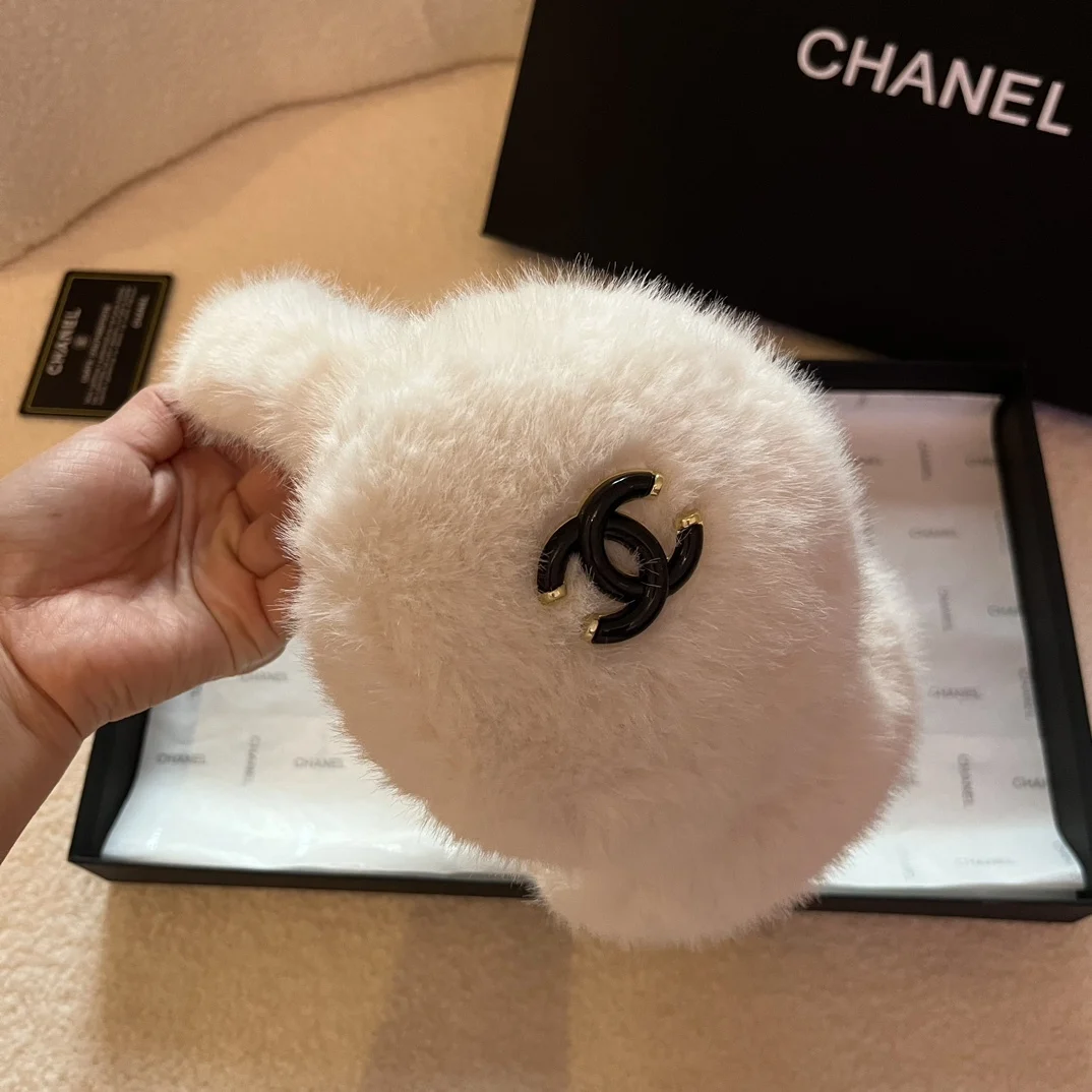 Зимняя Толстая Накладка На В Стиле Chanel Copy 1:1 Пушистые Флисовые Защита Ушей Теплые