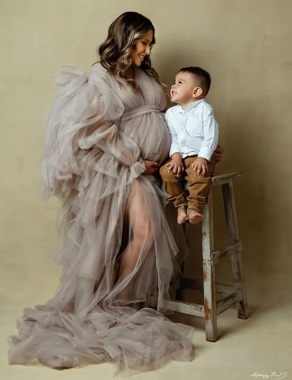 

Grey Tulle Split Maternity Dress for Photography Ruffled Off The Shoulder Maternity Robe Photo Shoot Dresses Women Baby Shower
