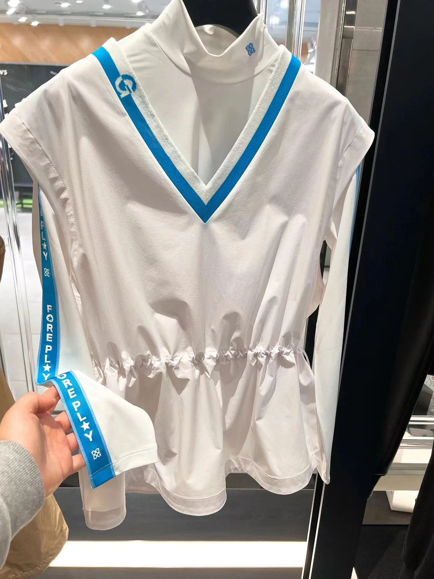 Spring/summer 2022 new golf V-neck women's lightweight vest waterproof, can be matched with long and short sleeves practical