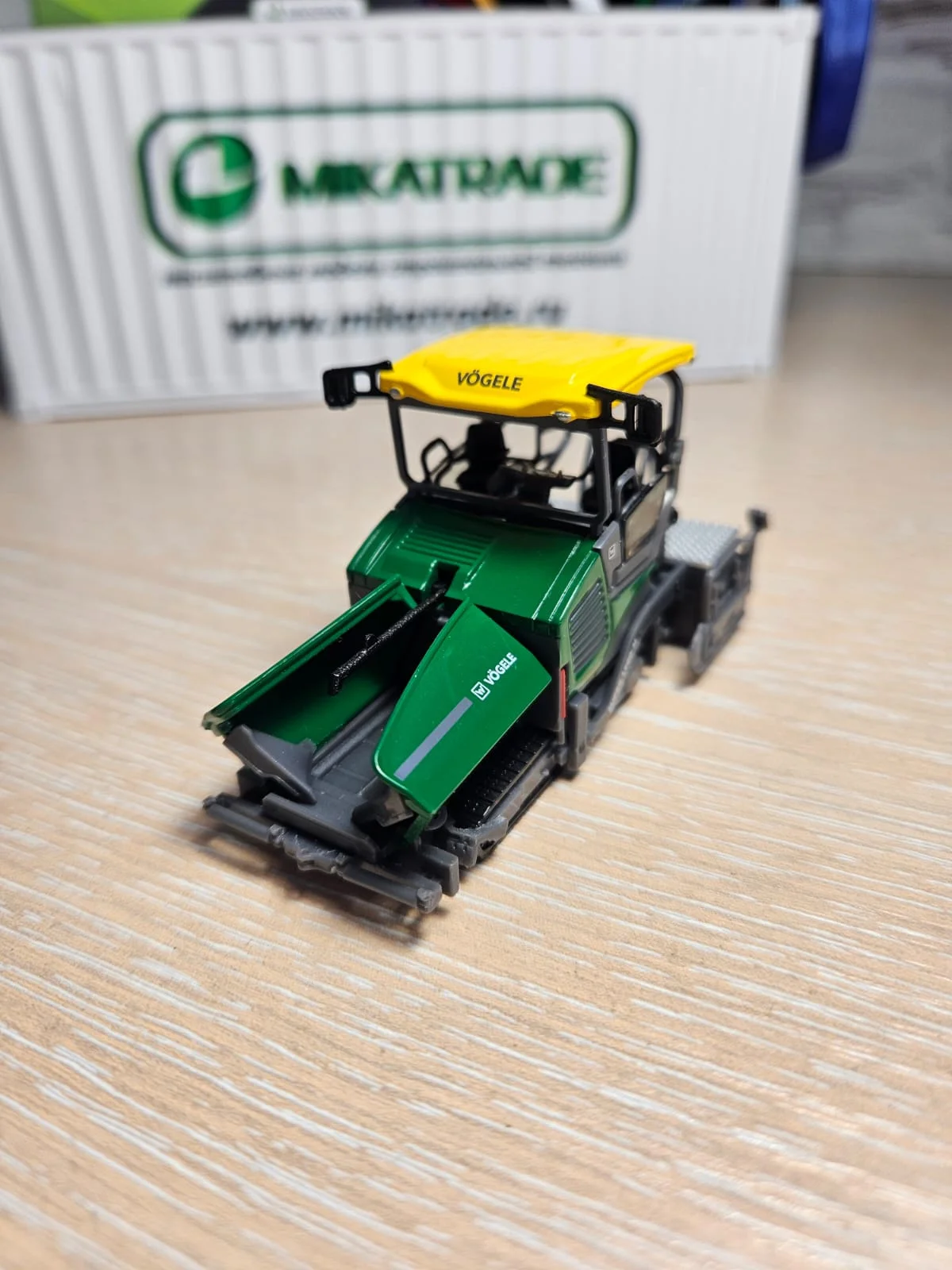 313834 Масштабная модель Асфальтоукладчик Vögele 1900-3i сувенирная ...